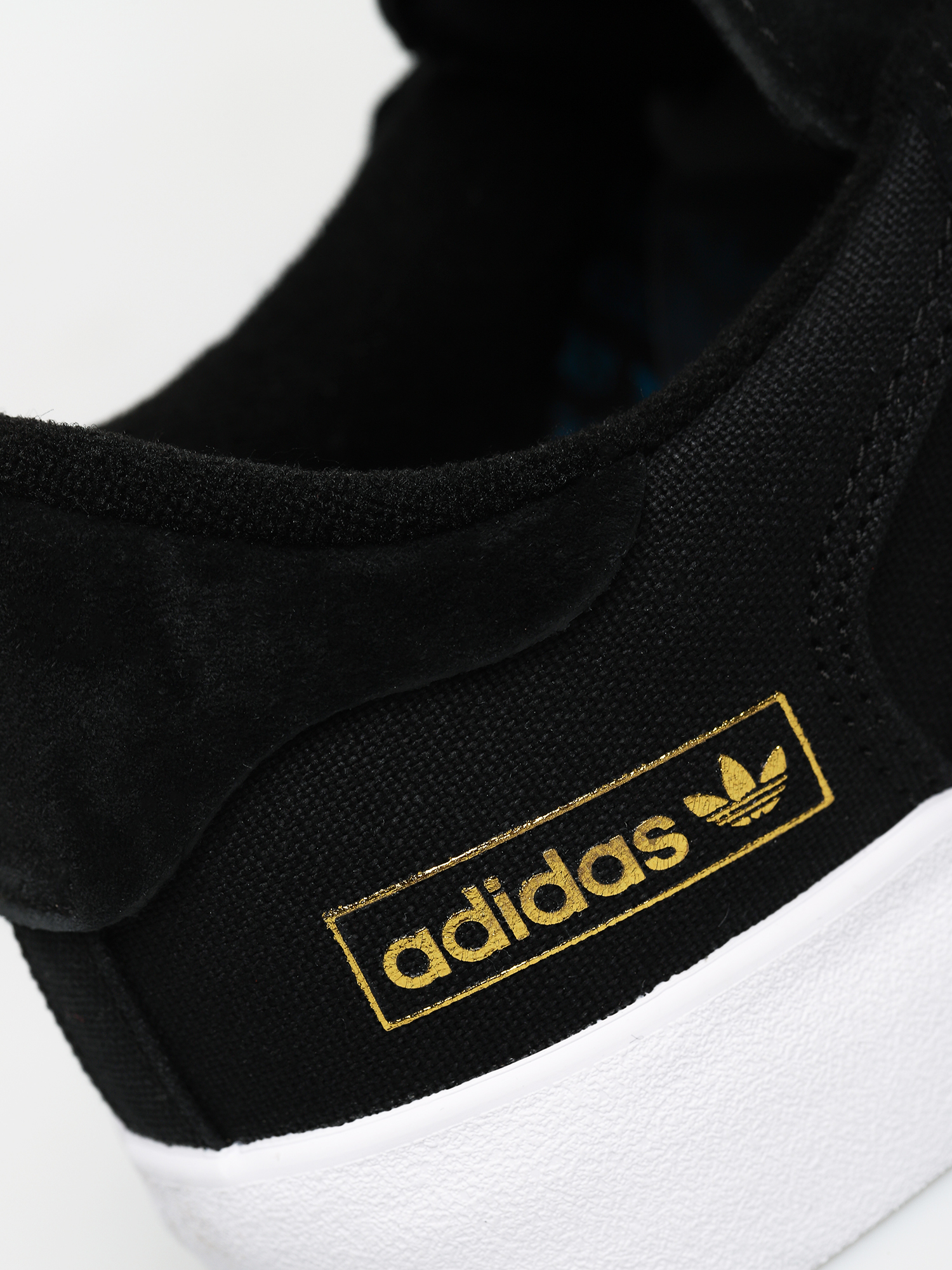 Взуття adidas Matchbreak Super (cblack/ftwwht/goldmt)