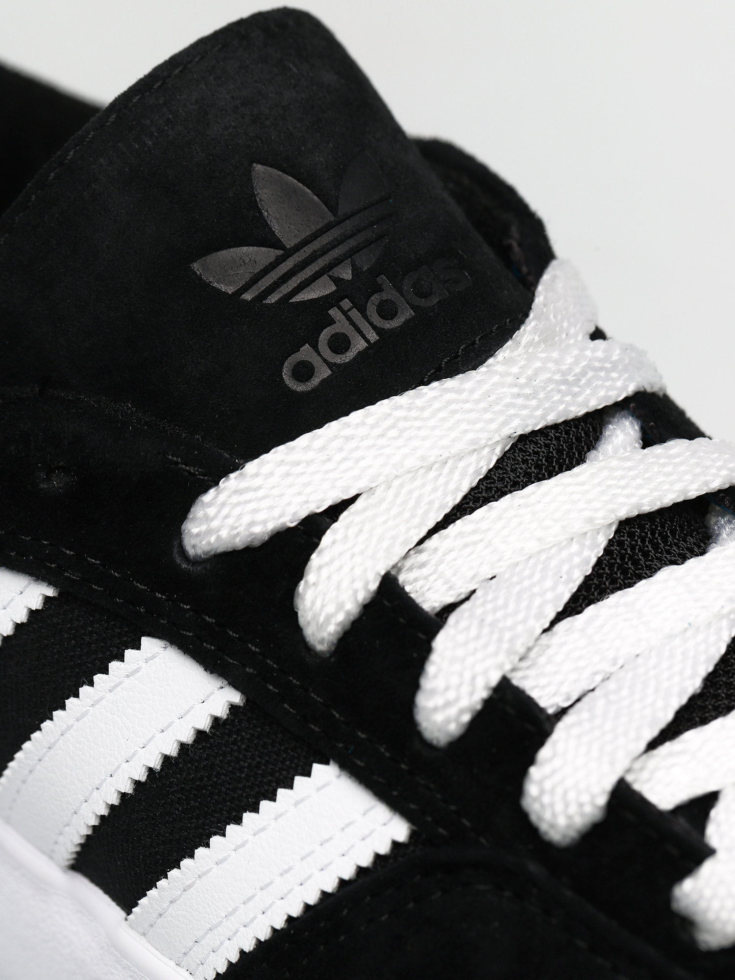 Взуття adidas Matchbreak Super (cblack/ftwwht/goldmt)