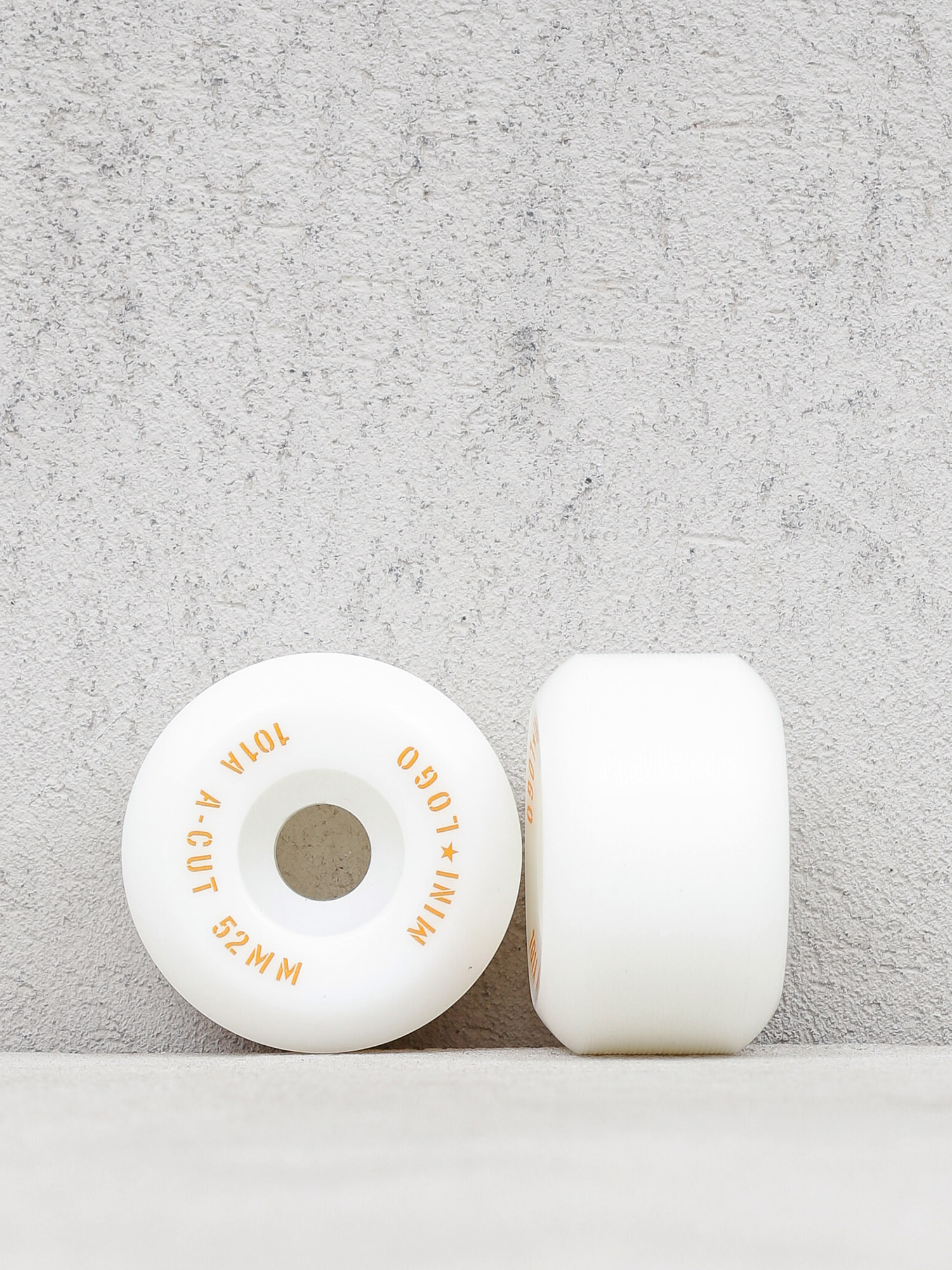 u041au043eu043bu0435u0441u0430 Minilogo A Cut 2 (white)