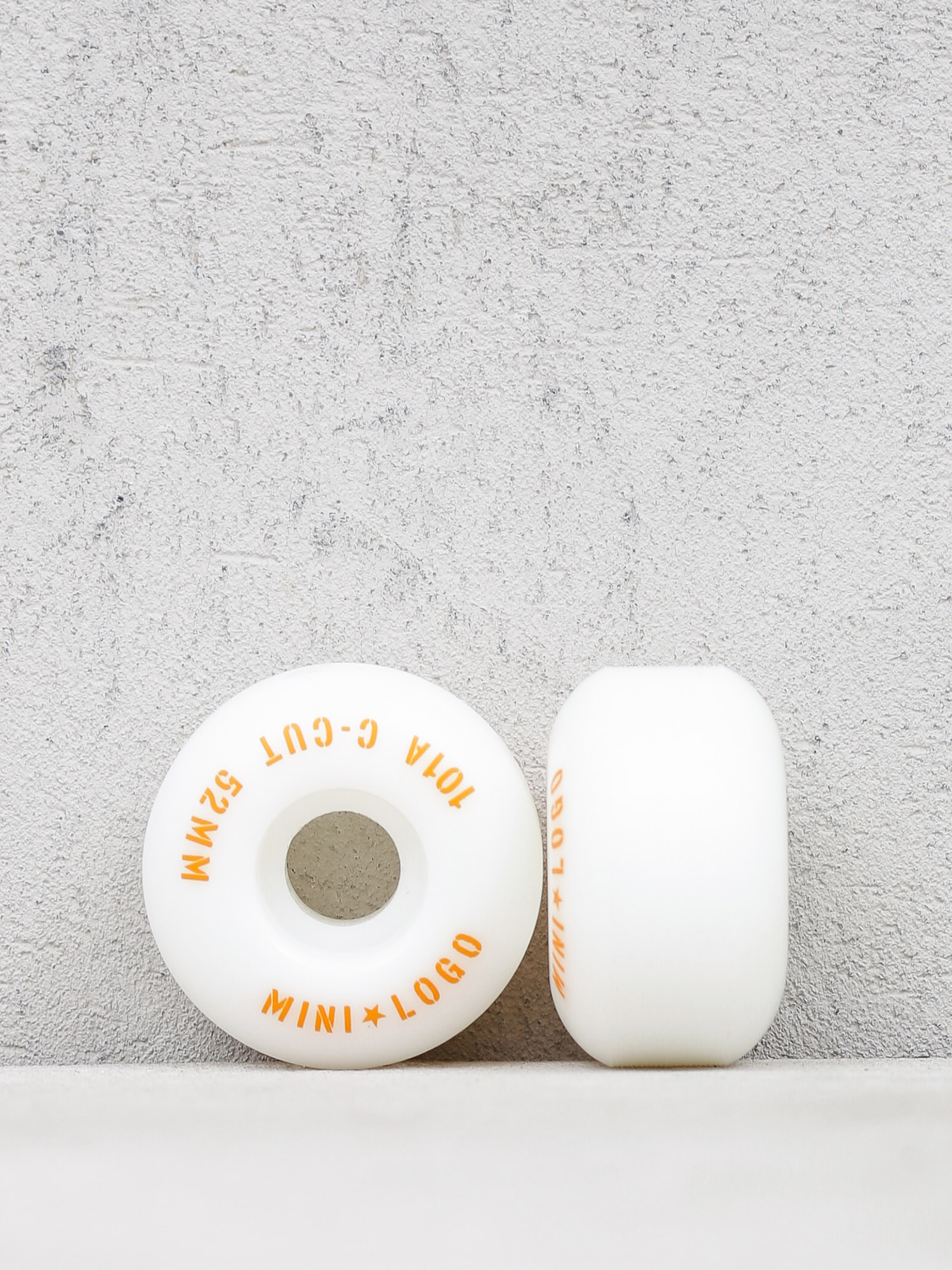 u041au043eu043bu0435u0441u0430 Minilogo C Cut 2 (white)