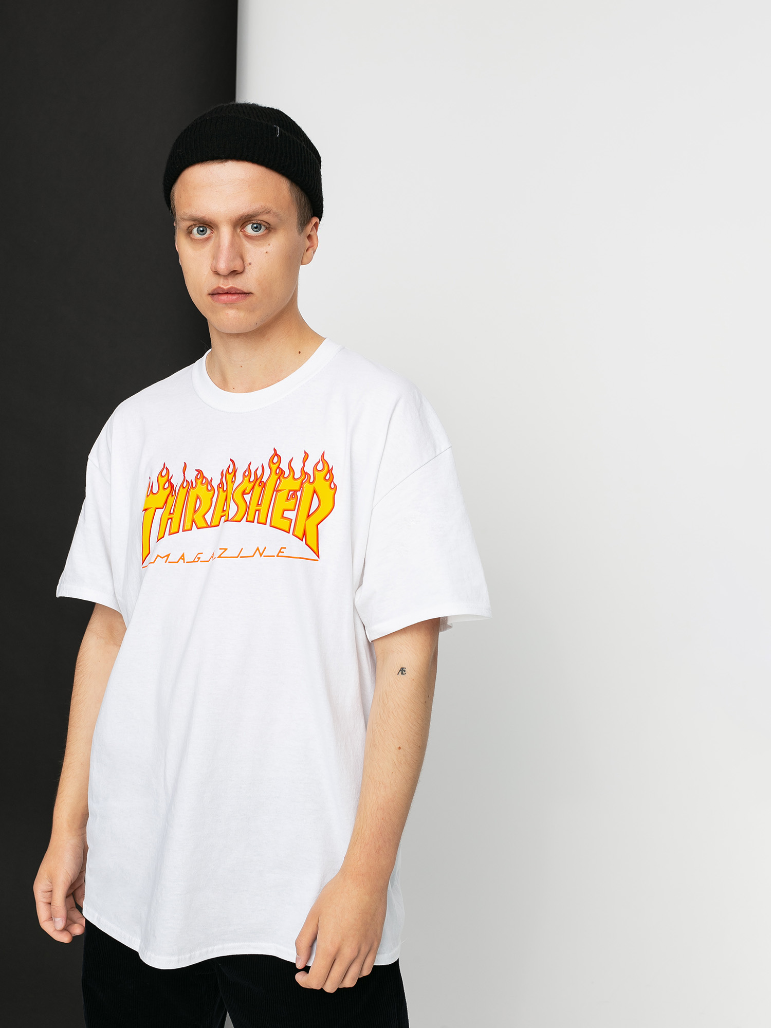 u0424u0443u0442u0431u043eu043bu043au0430 Thrasher Flame Logo (white)