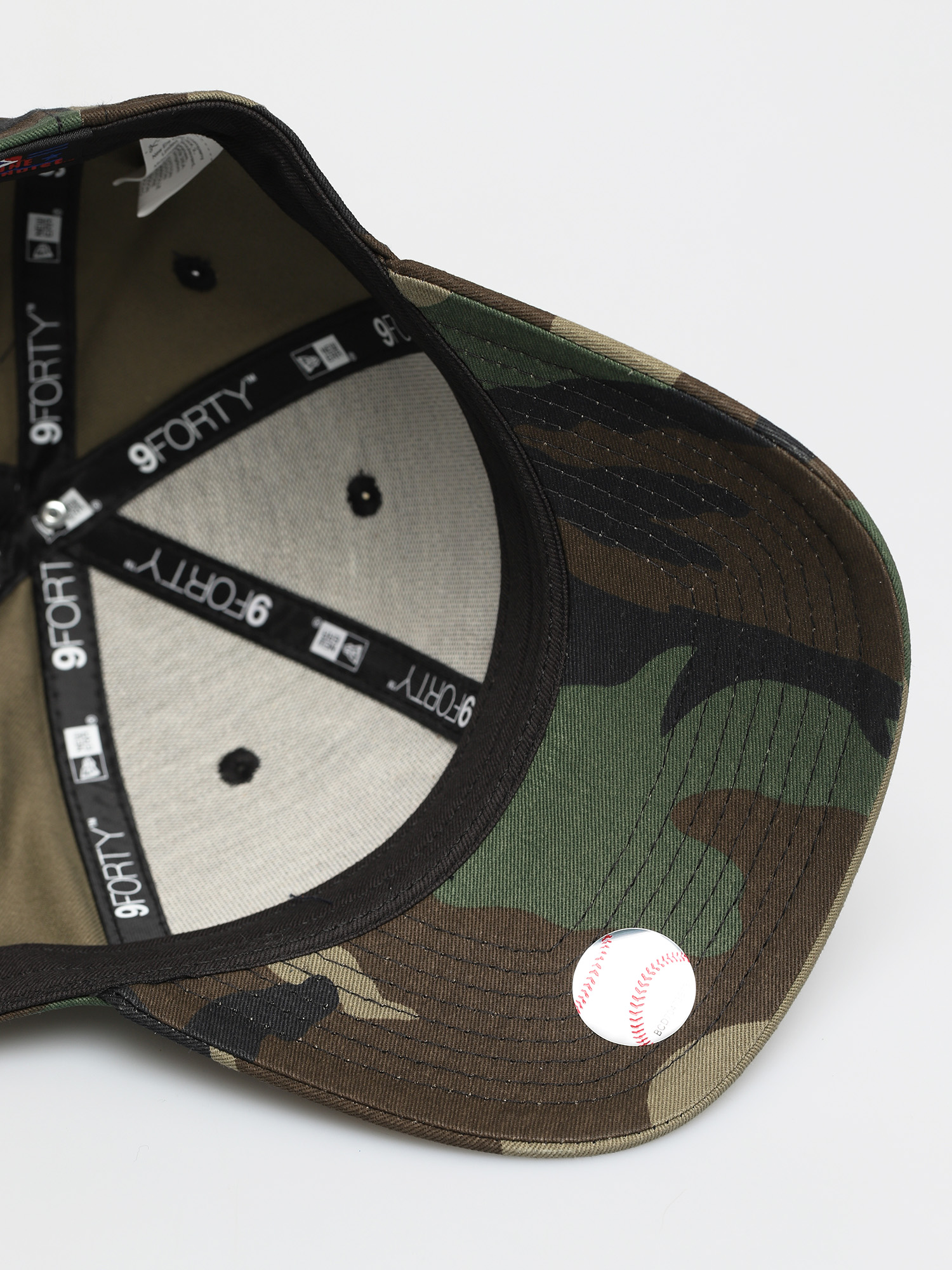 Кепка New Era League Essential New York Yankees ZD (woodland camo)