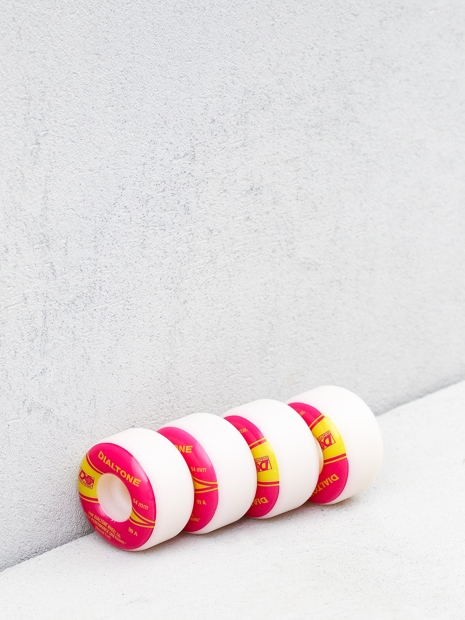 Колеса Dial Tone Atlantic Round Cut (white/pink)