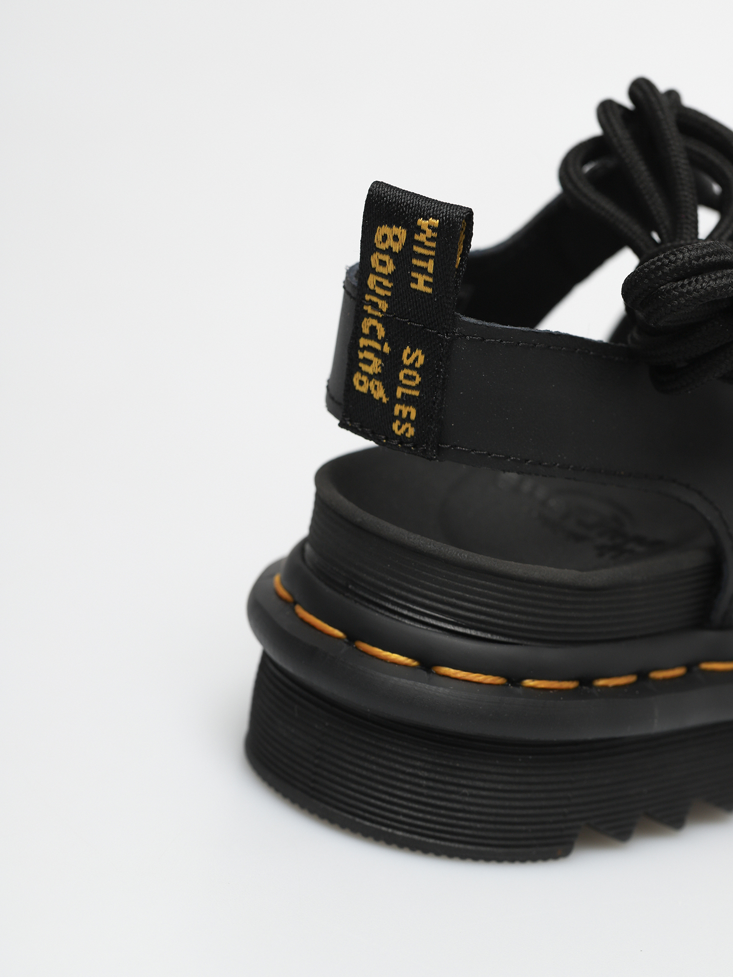 Сандалі Dr. Martens Nartilla Wmn (black hydro)