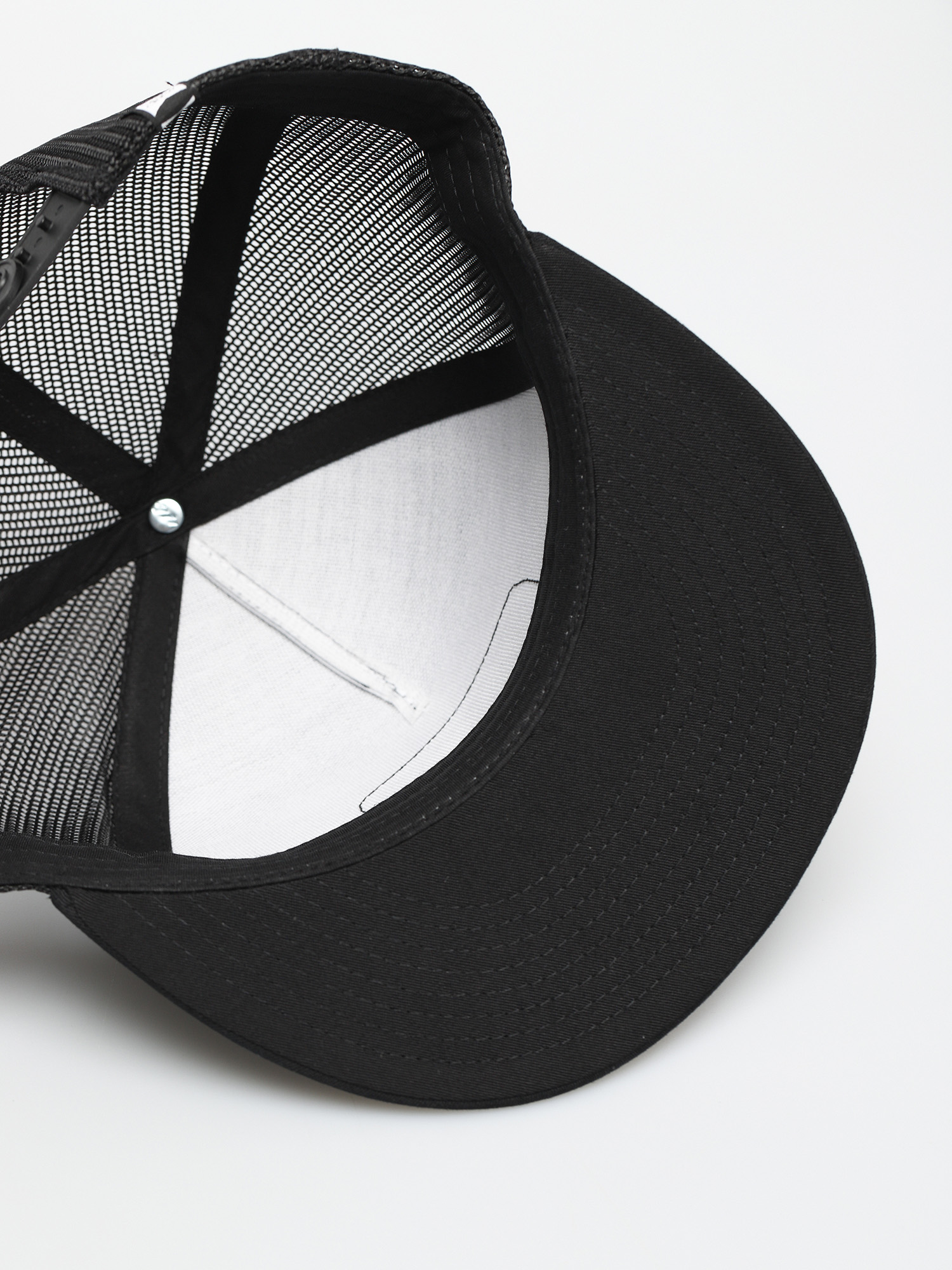 Кепка Salty Crew Stealth Trucker ZD (black)