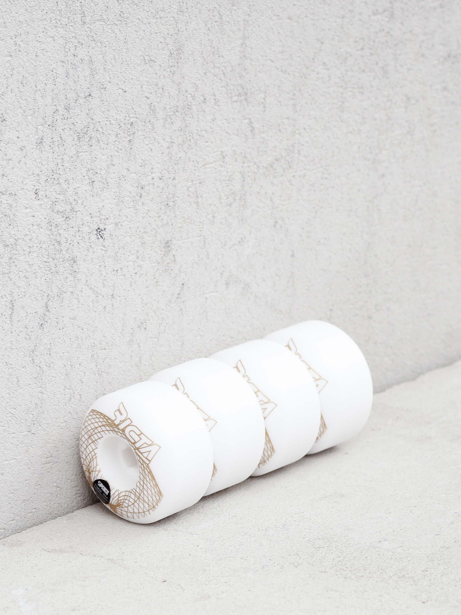 Колеса Ricta Wireframe Sparx 99a (white/gold)