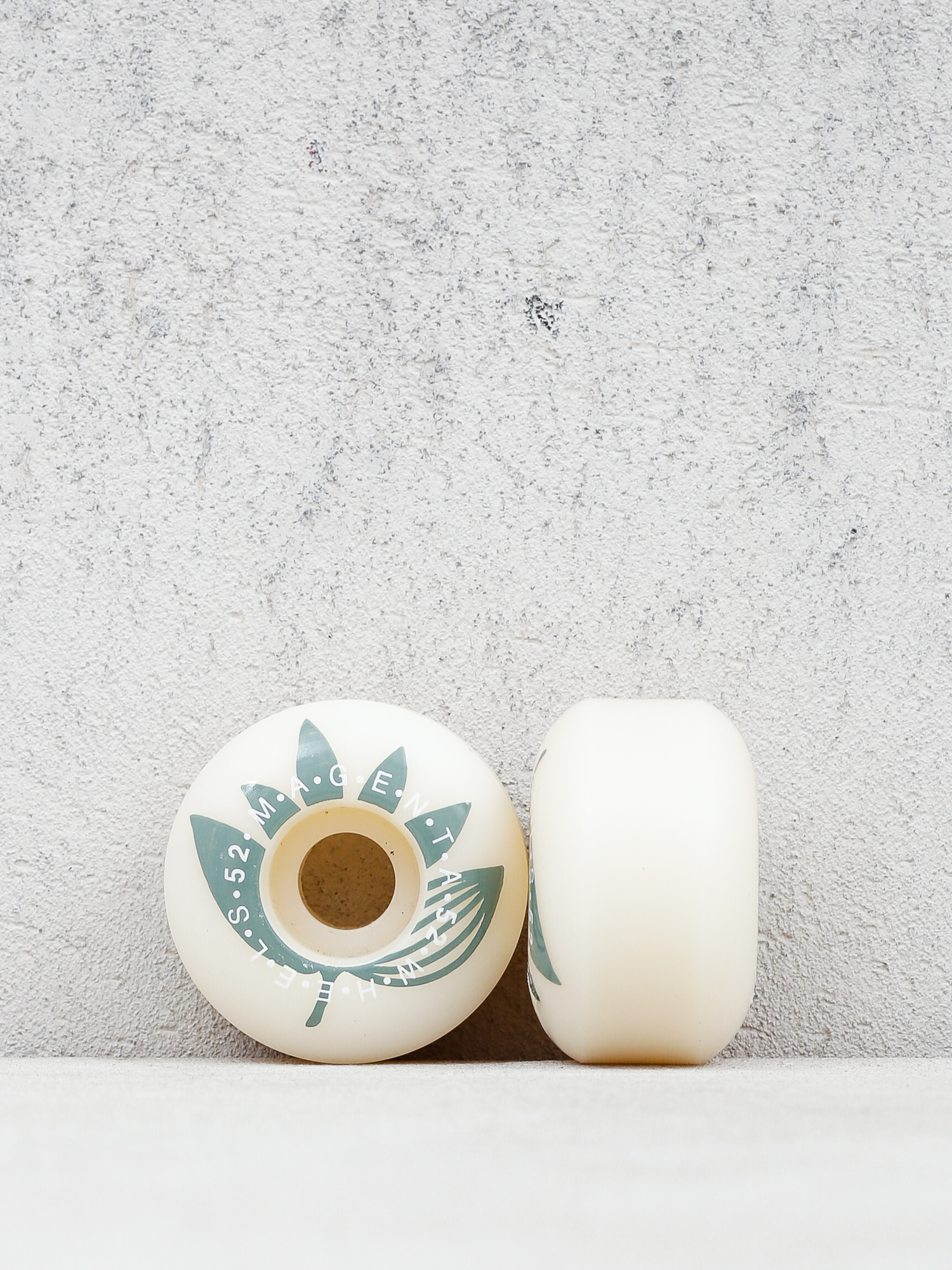 u041au043eu043bu0435u0441u0430 Magenta Plant Power (grey)