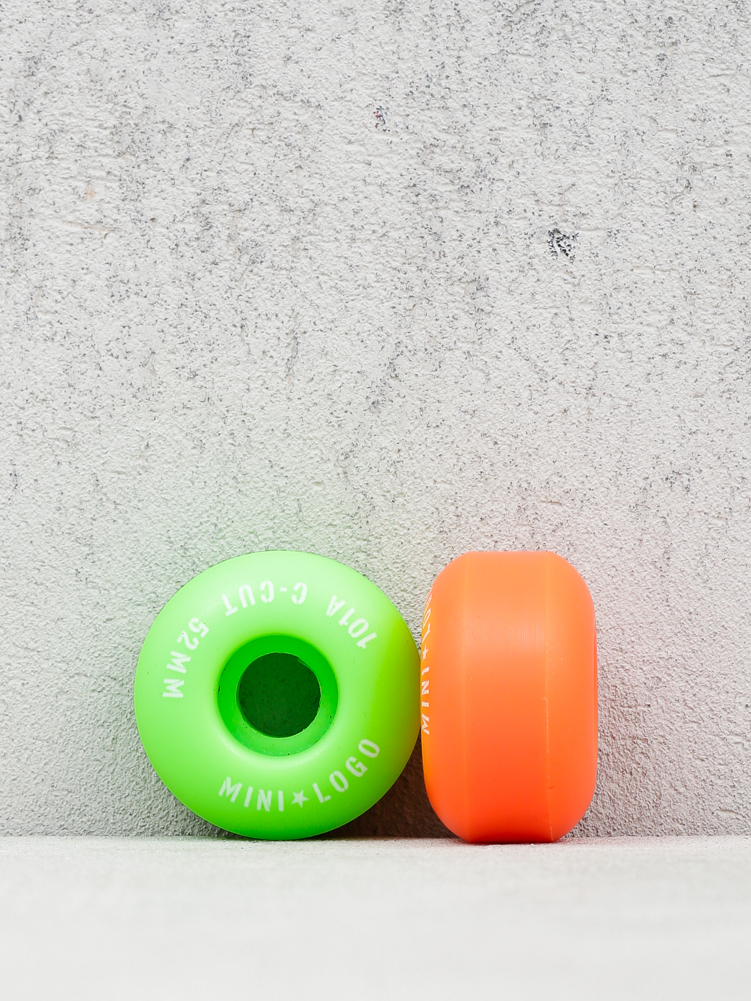 u041au043eu043bu0435u0441u0430 Minilogo C Cut 2 (assorted)