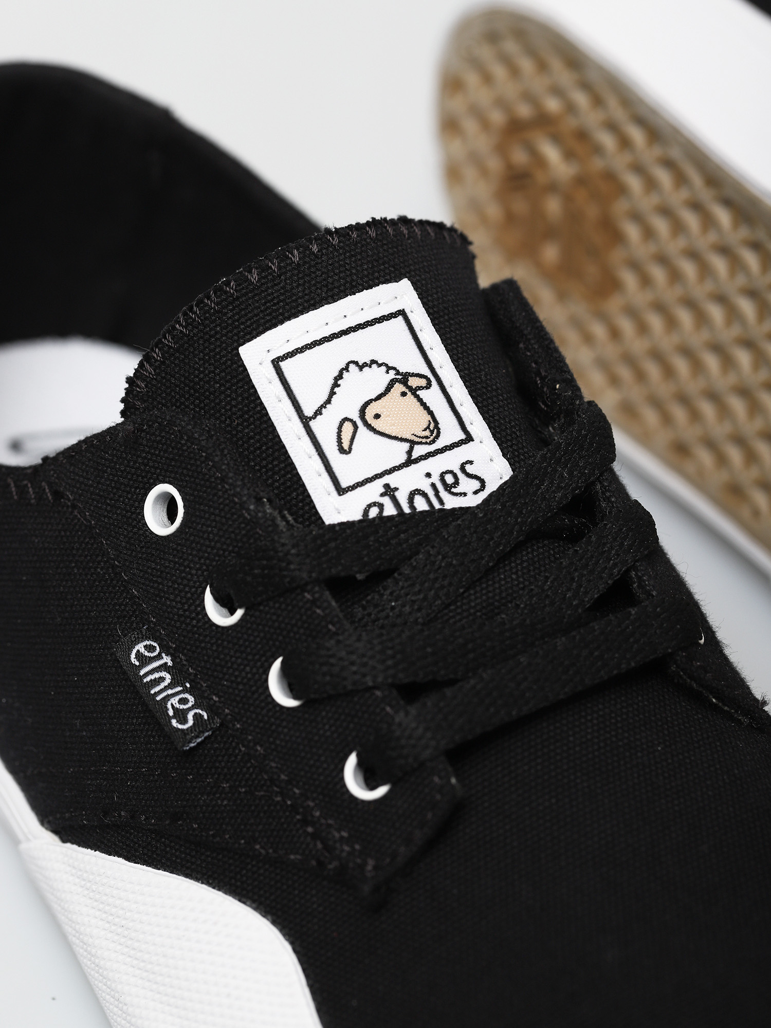 Взуття Etnies Jameson Vulc Ls X Sheep (black/white/gum)