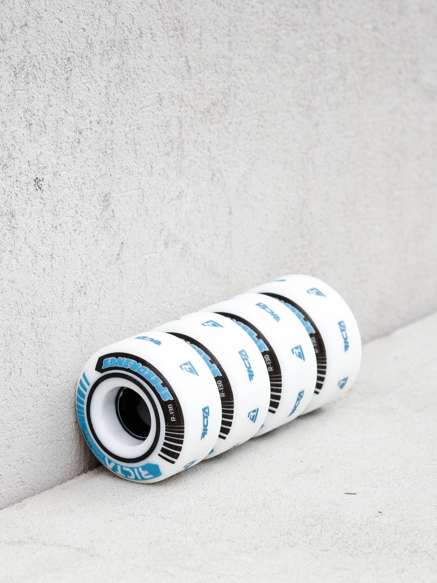 Колеса Ricta Speedrings Slim 99a (white/blue)