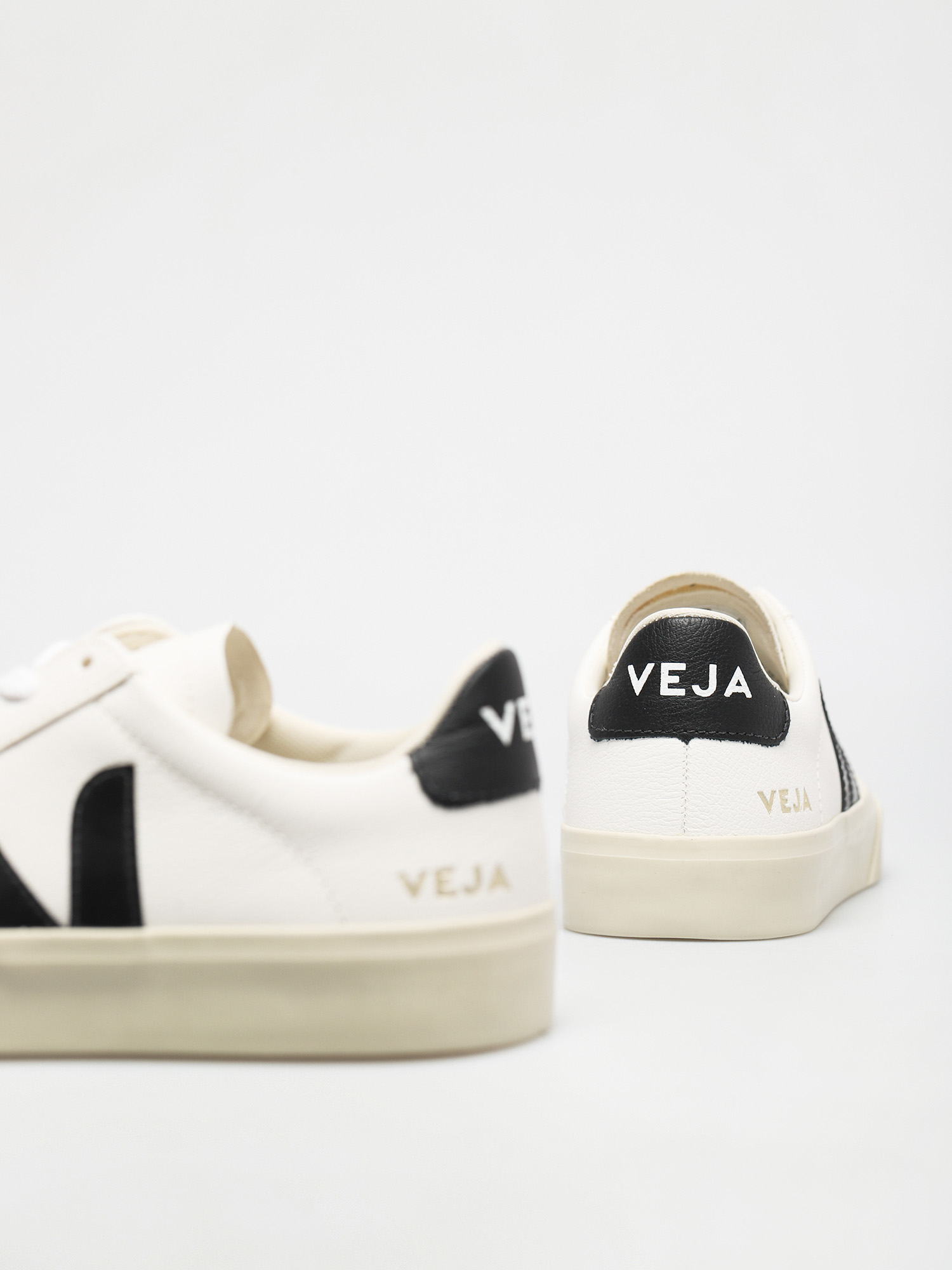 Взуття Veja Campo Wmn (chromefree leather white black)