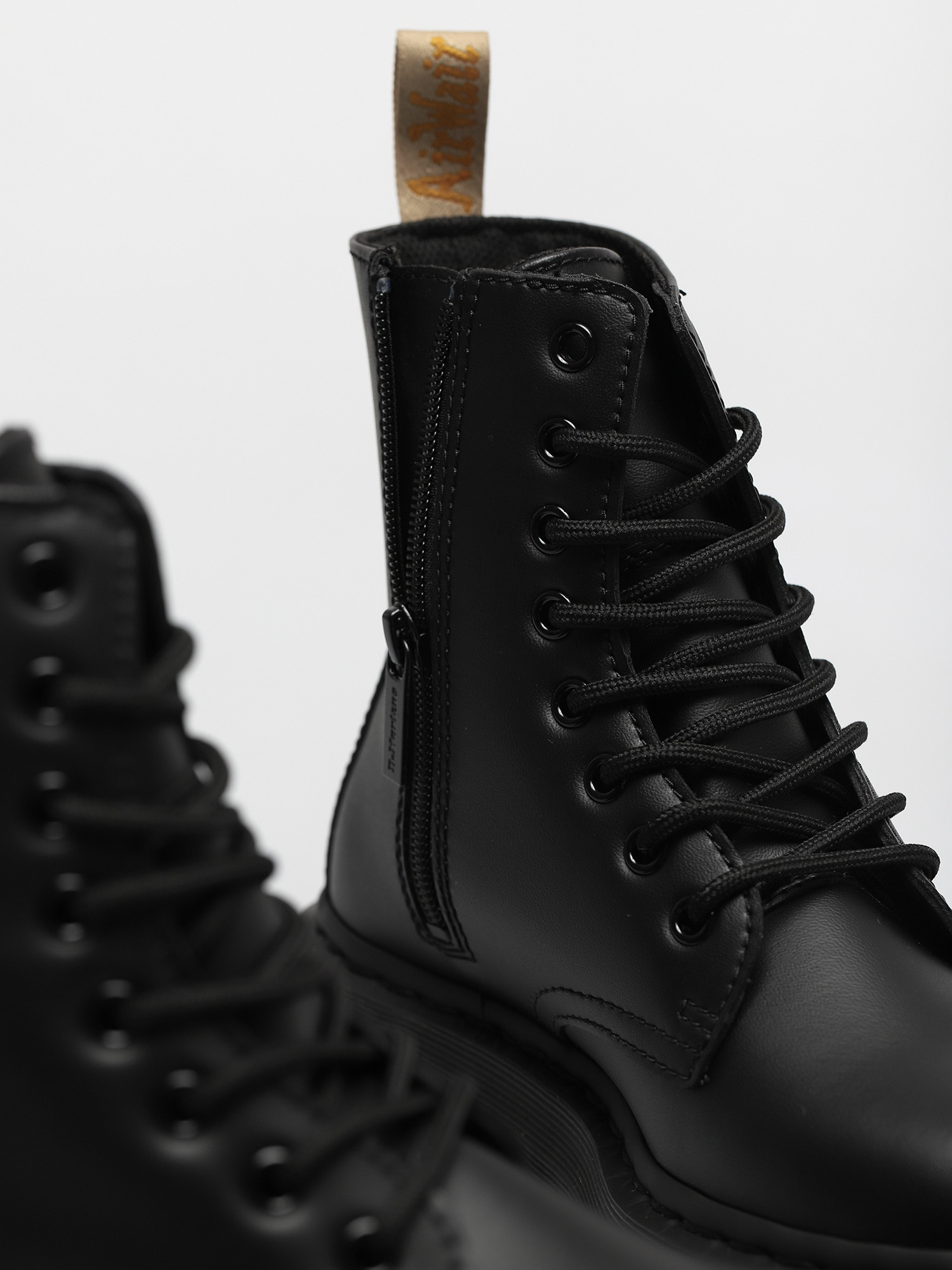 Взуття Dr. Martens Vegan Jadon II Mono Wmn (felix rub off black)