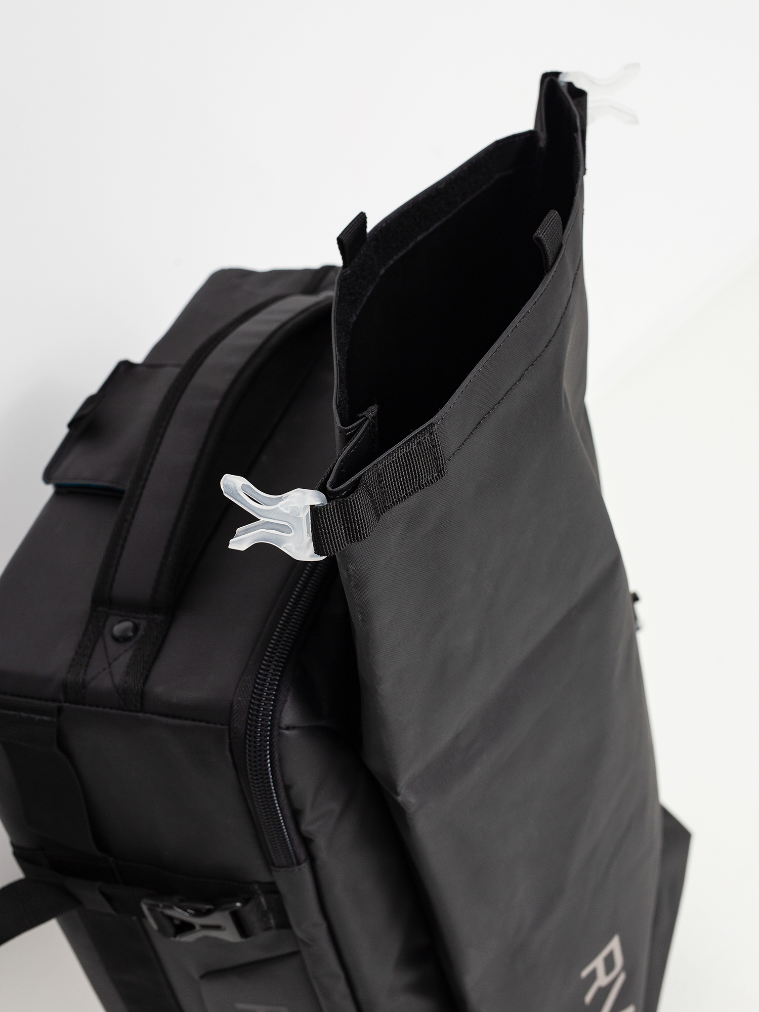 Рюкзак RVCA Zak Noyle Camera Duf (black)