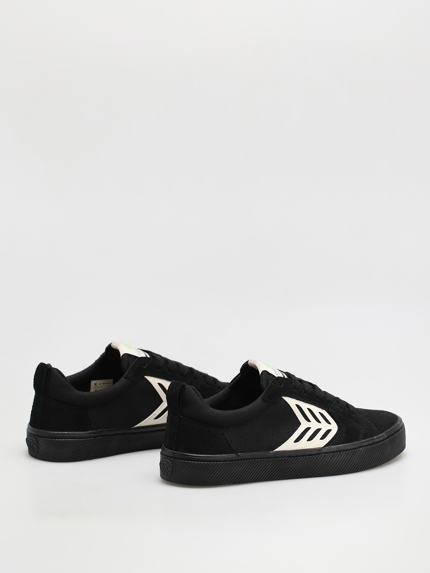 Взуття Cariuma Catiba Pro (all black/ivory logo)