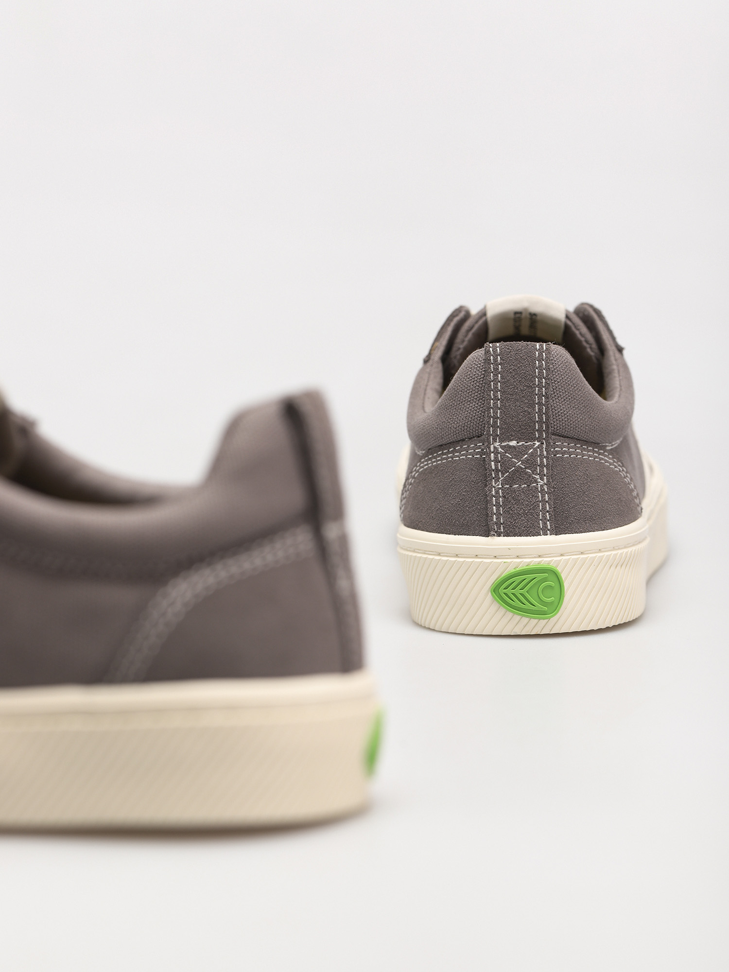 Взуття Cariuma Catiba Pro (charcoal grey/contrast thread ivory logo)