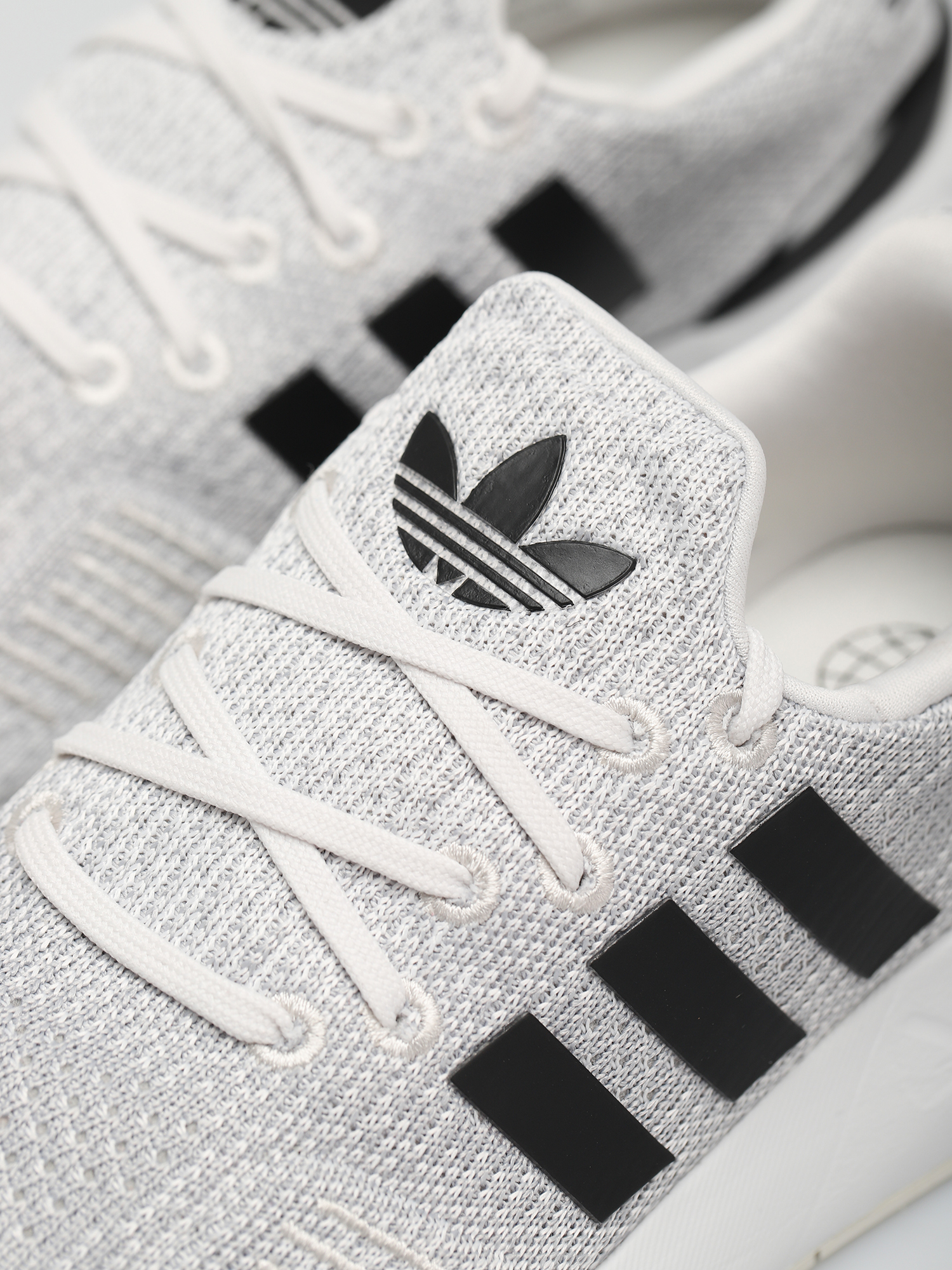 Взуття adidas Originals Swift Run 22 Wmn (crywht/cblack/gretwo)