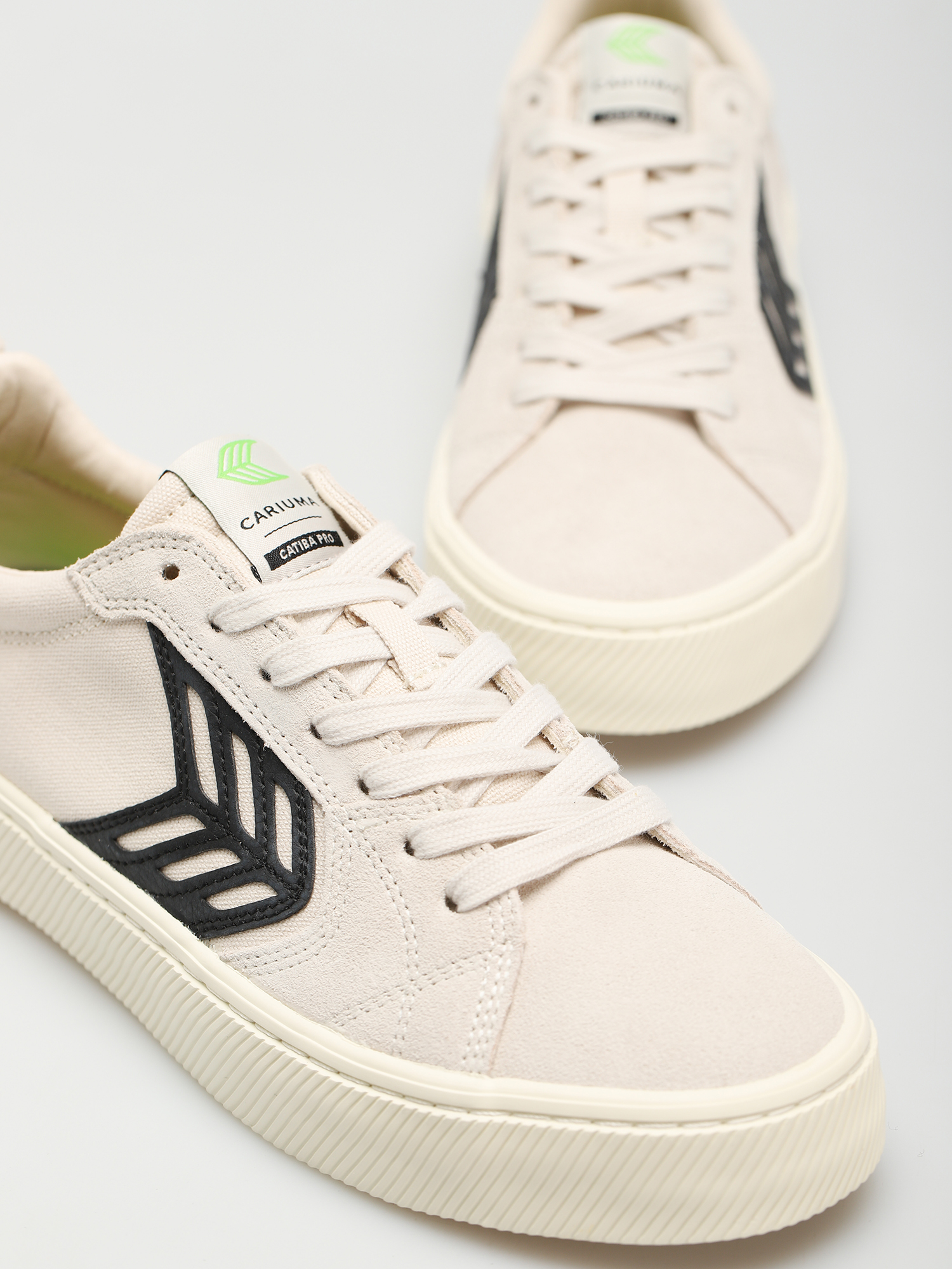 Взуття Cariuma Catiba Pro (vintage white/black logo)