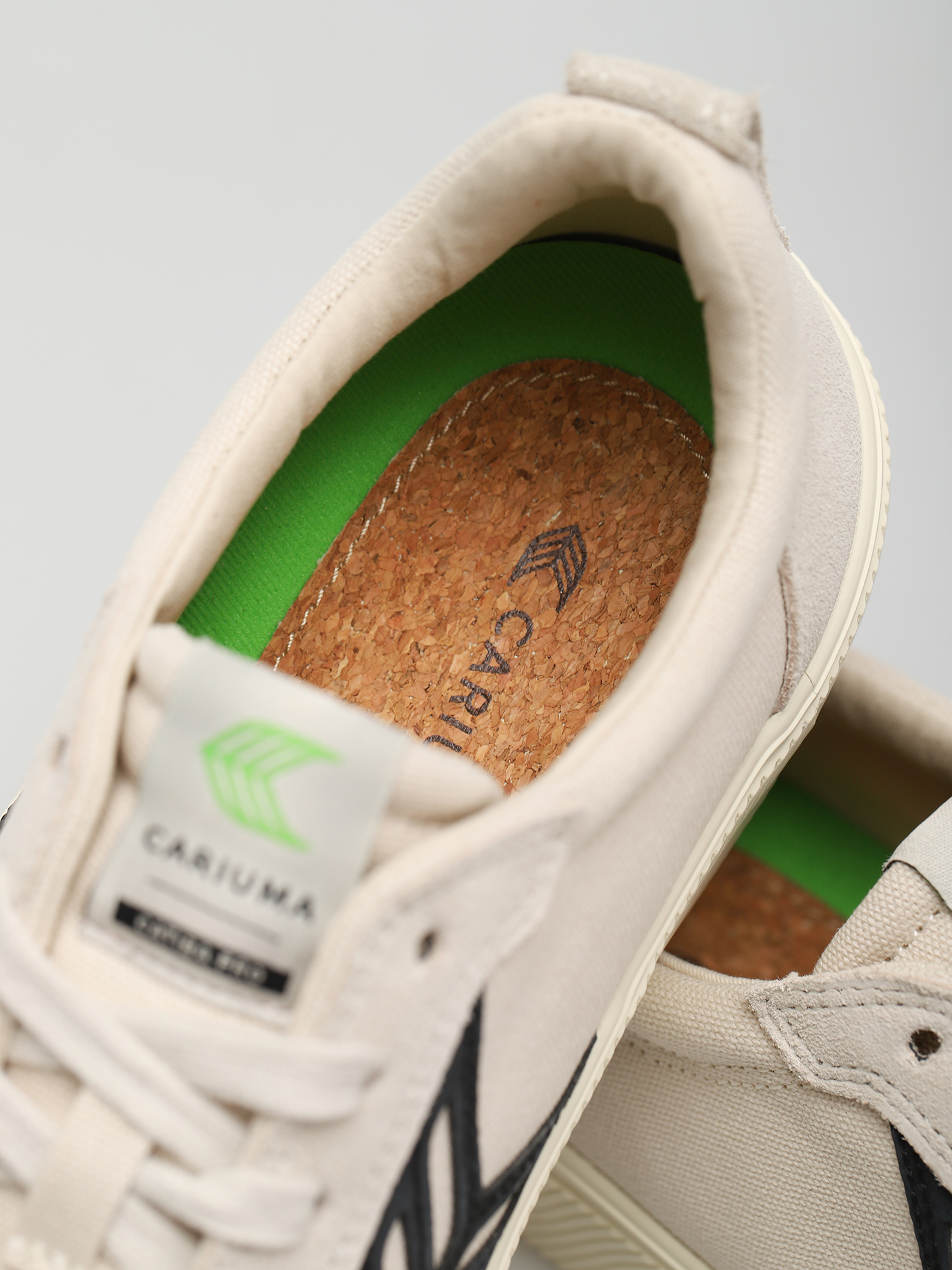 Взуття Cariuma Catiba Pro (vintage white/black logo)