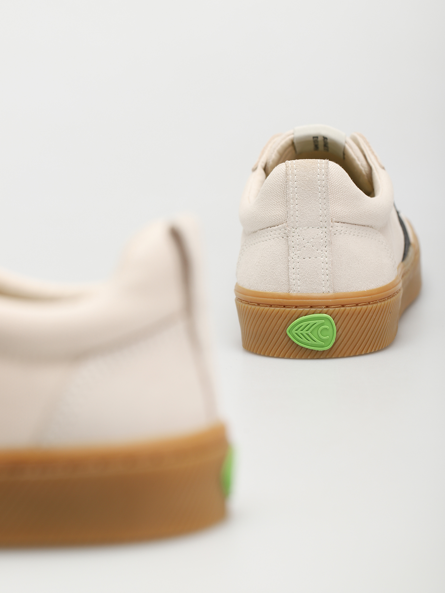 Взуття Cariuma Catiba Pro (gum vintage white/black logo)