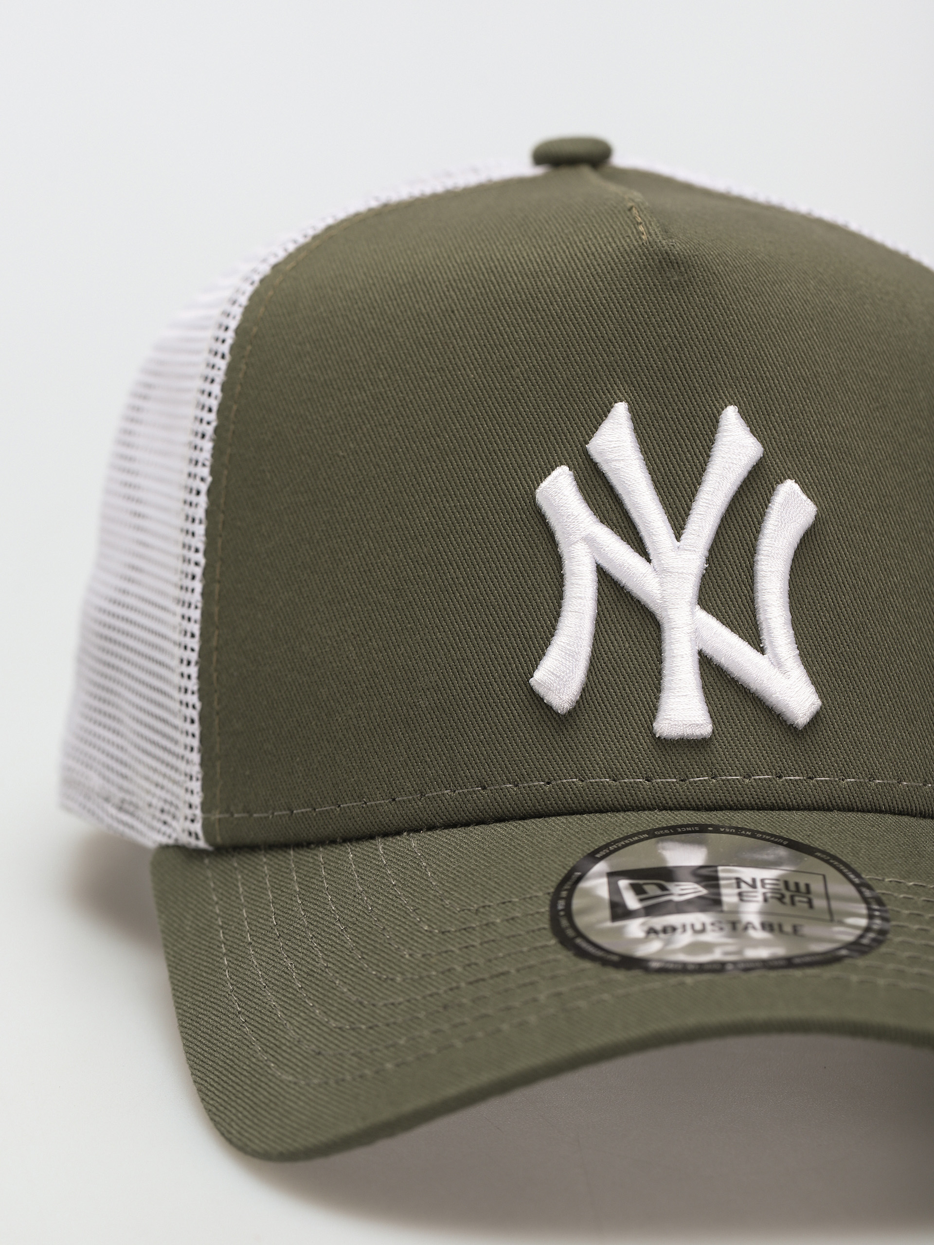 Кепка New Era League Essential 9Forty Trucker New York Yankees (green)