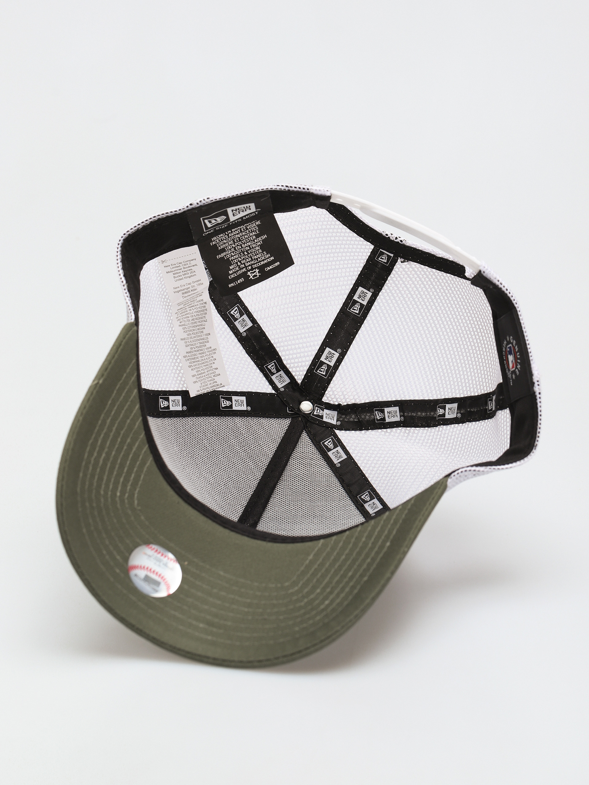 Кепка New Era League Essential 9Forty Trucker New York Yankees (green)