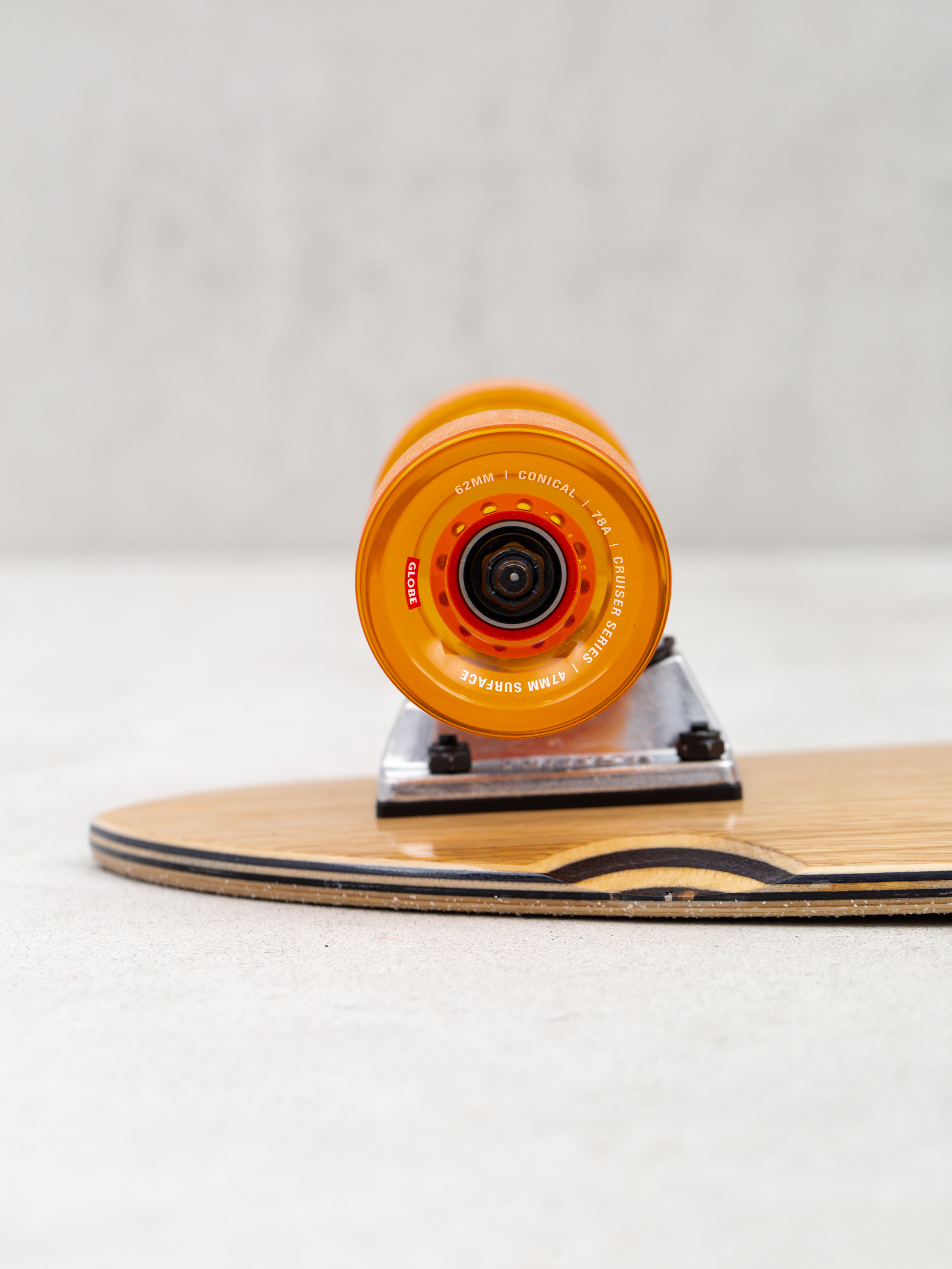 Скейтборд круізер Globe Blazer (white oak/concrete)