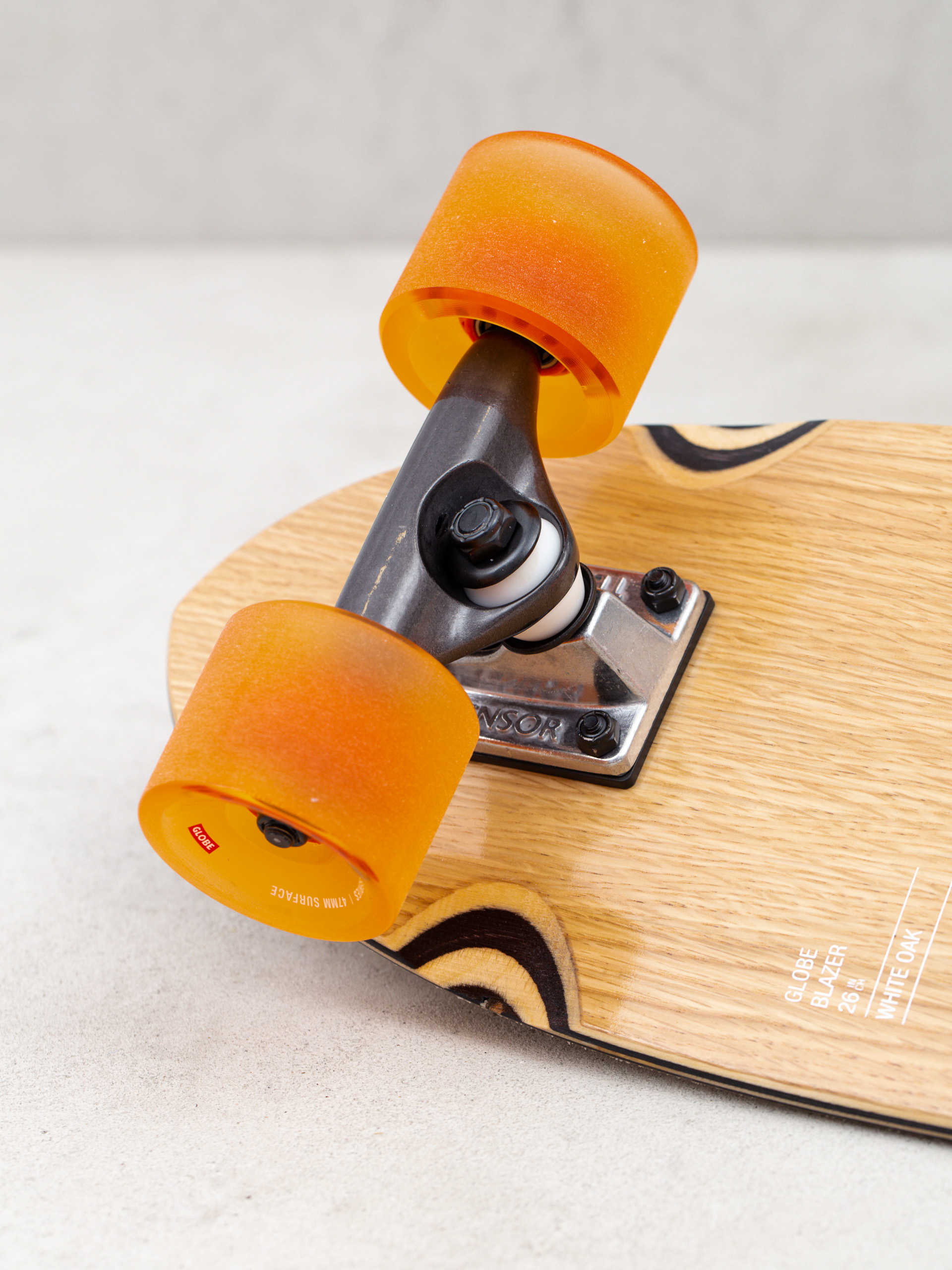 Скейтборд круізер Globe Blazer (white oak/concrete)