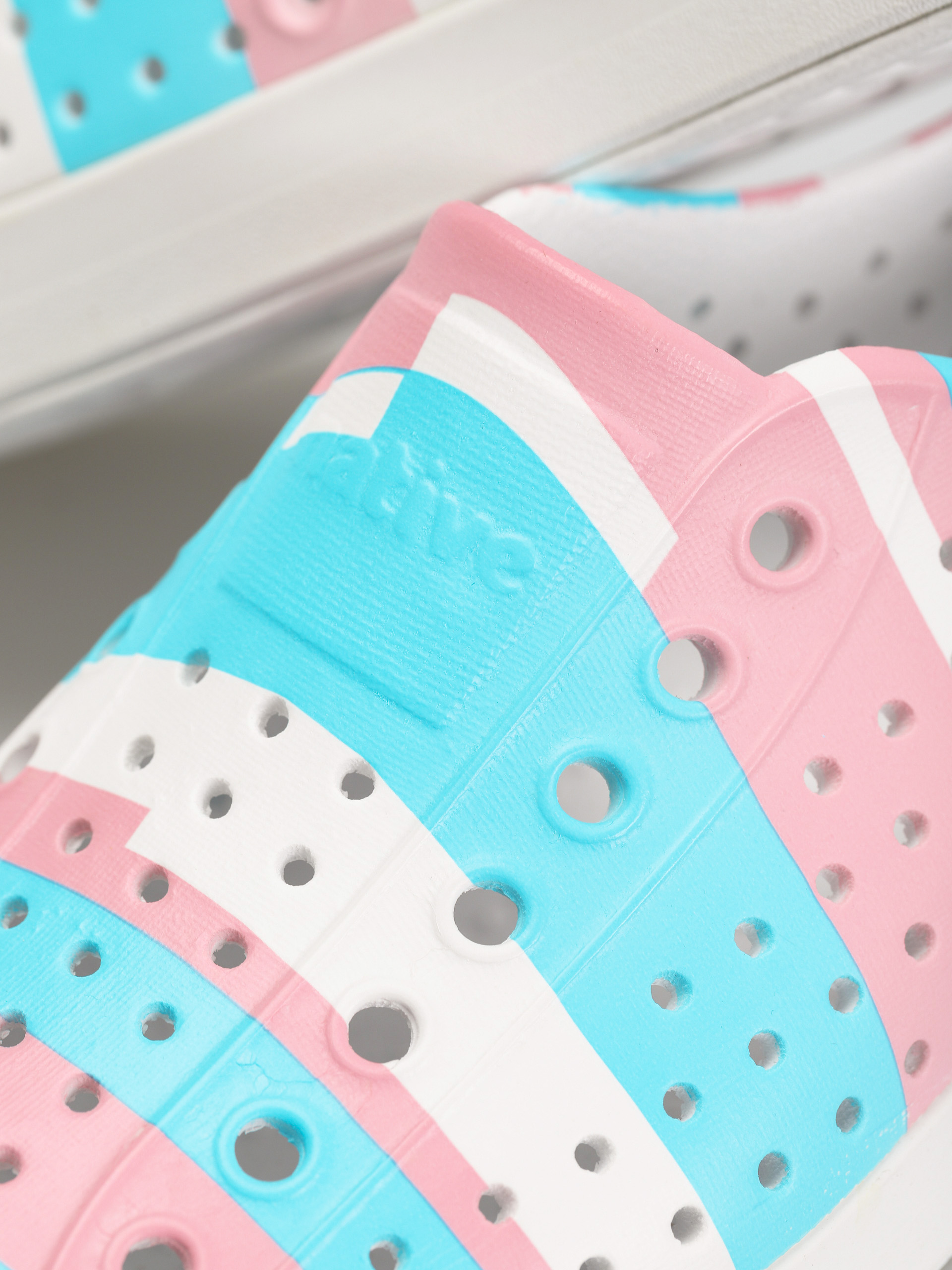 Взуття Native Jefferson Print (shell white/shell white/pastel multi stripe)