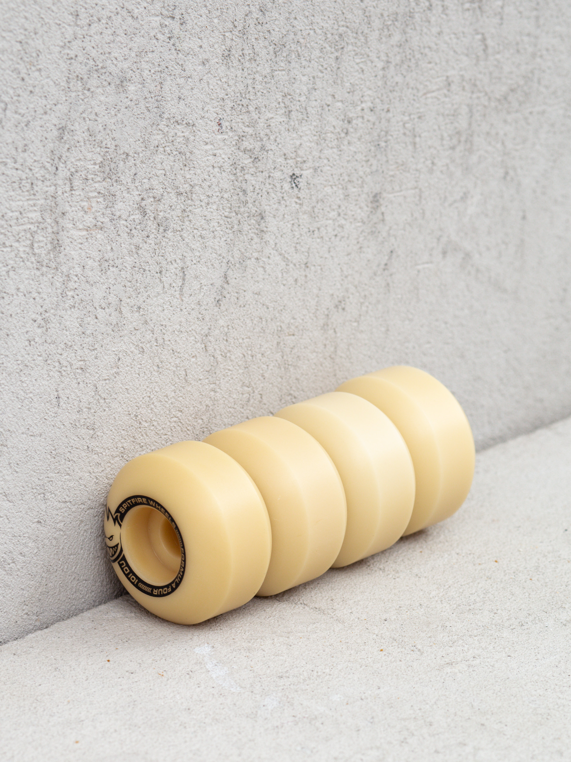 Колеса Spitfire F4 99D Classic Shape (black/natural)