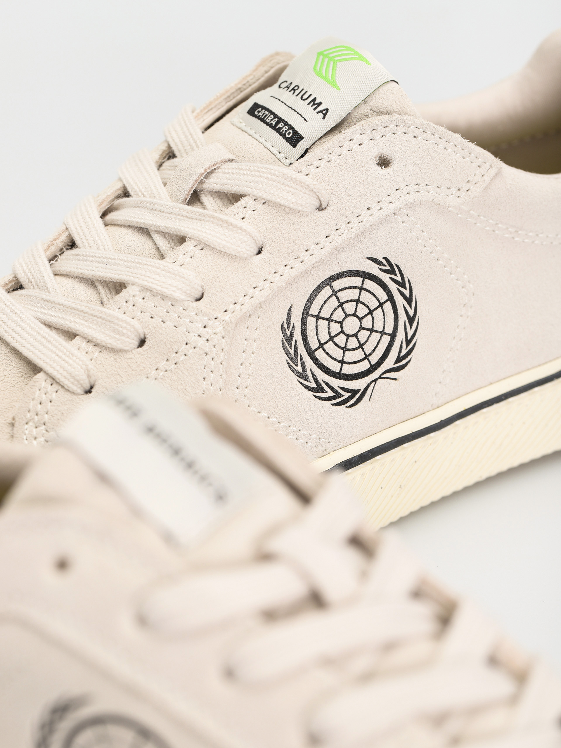 Взуття Cariuma Catiba Pro Berrics (vintage white suede)