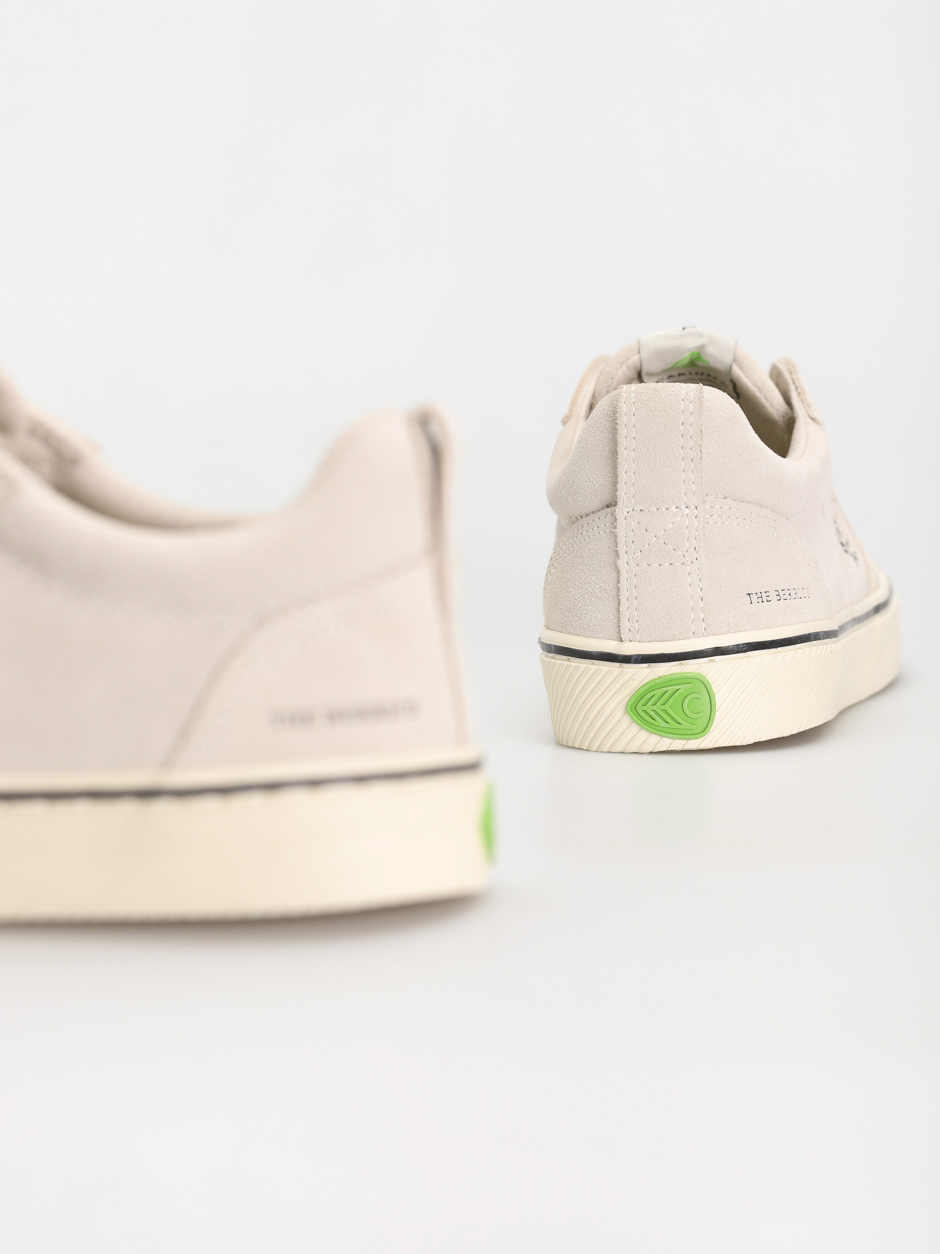 Взуття Cariuma Catiba Pro Berrics (vintage white suede)