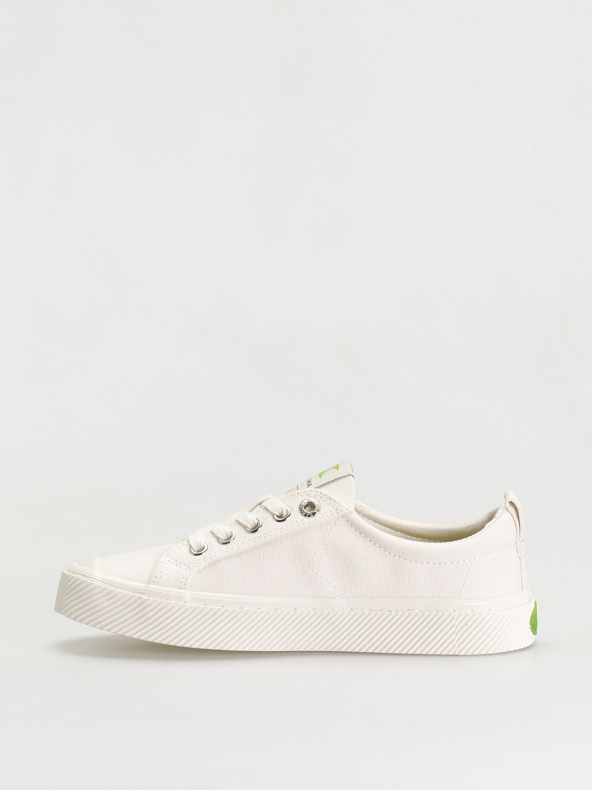 Взуття Cariuma Oca Low (off white canvas)