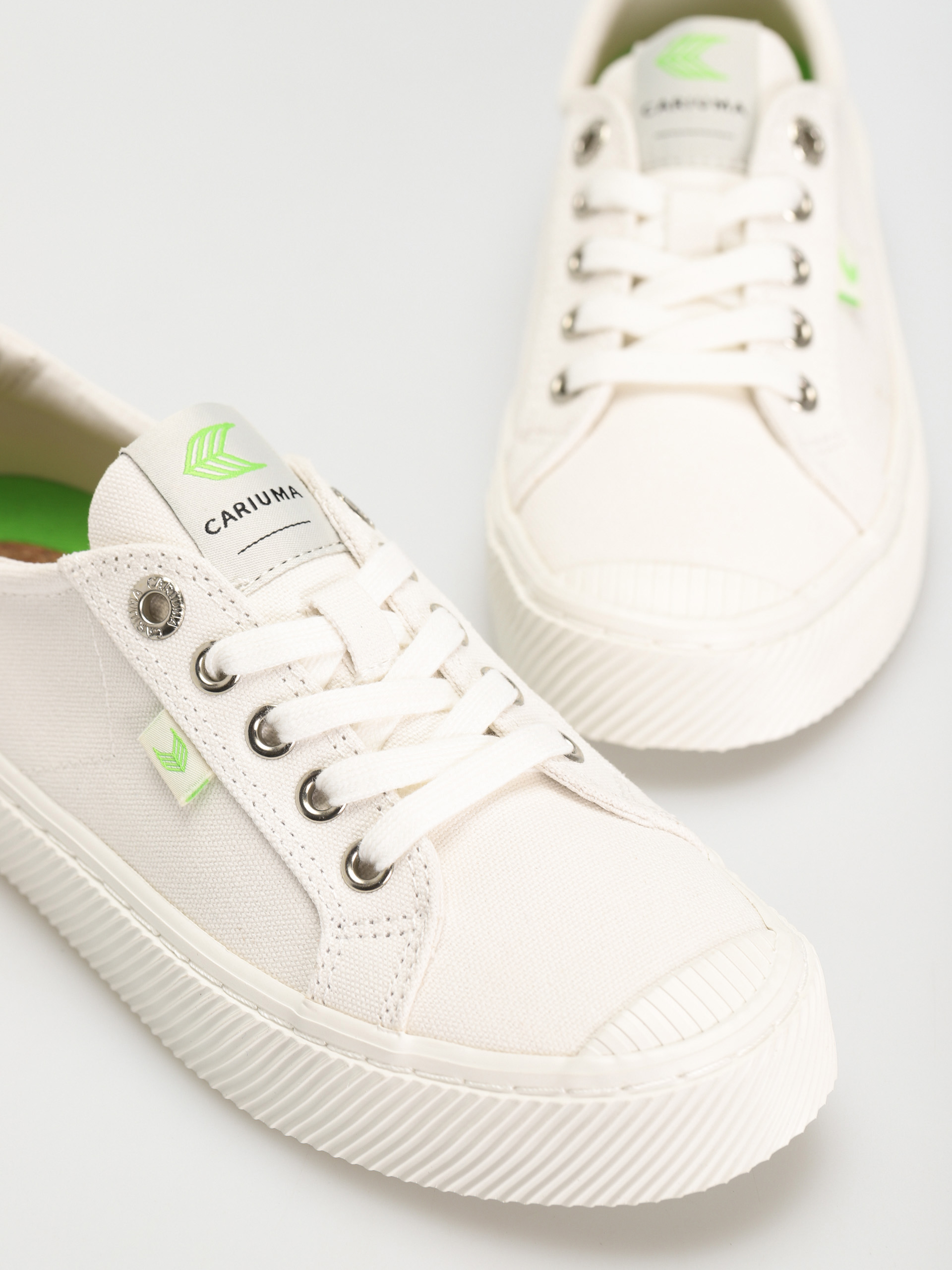 Взуття Cariuma Oca Low (off white canvas)