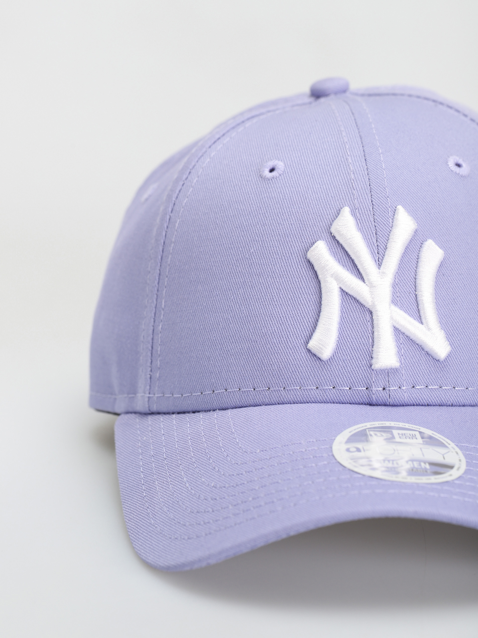 Кепка New Era League Essential 9Forty New York Yankess Wmn (lavender/white)