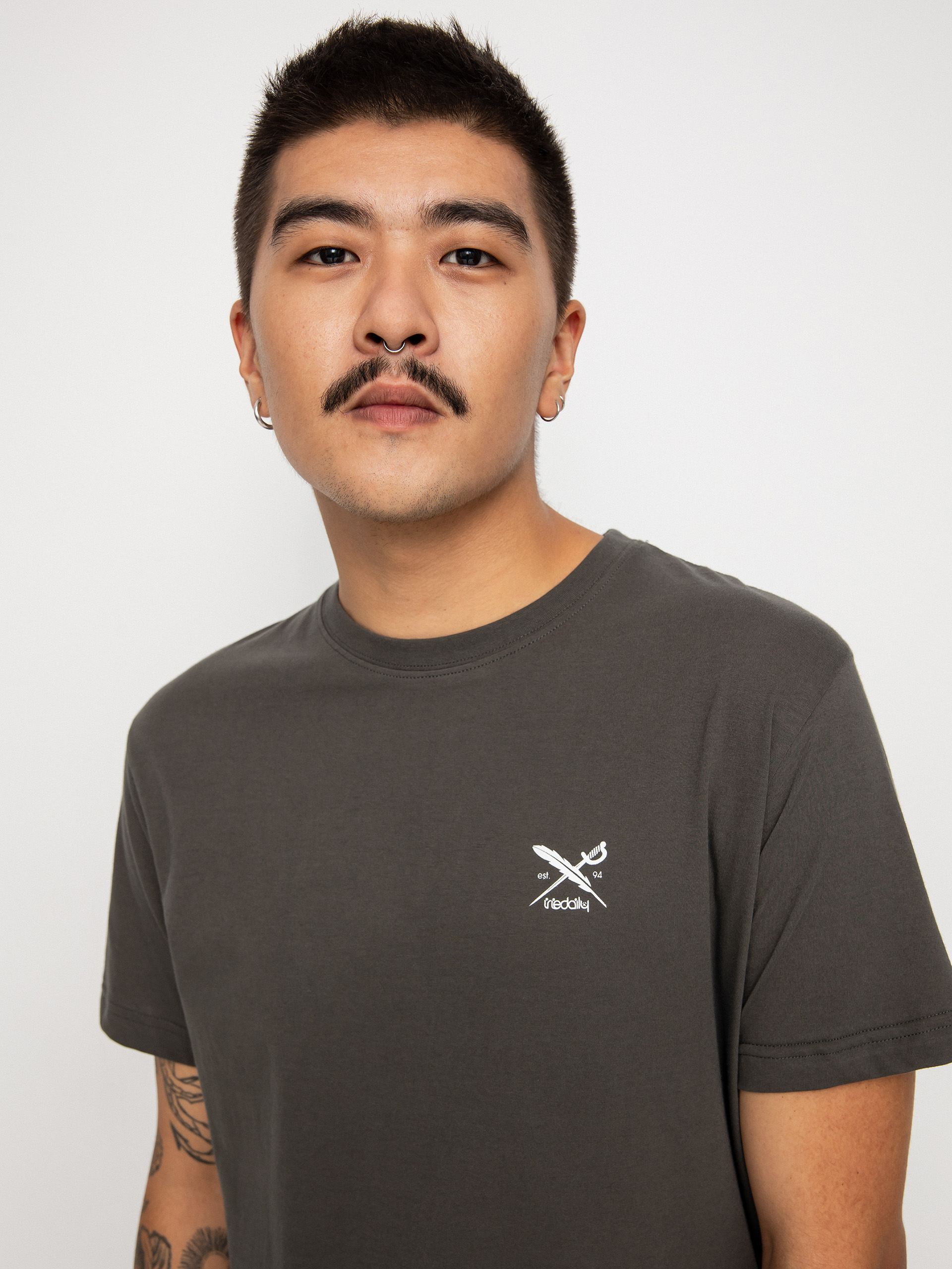 Футболка Iriedaily Chestflag (night olive)