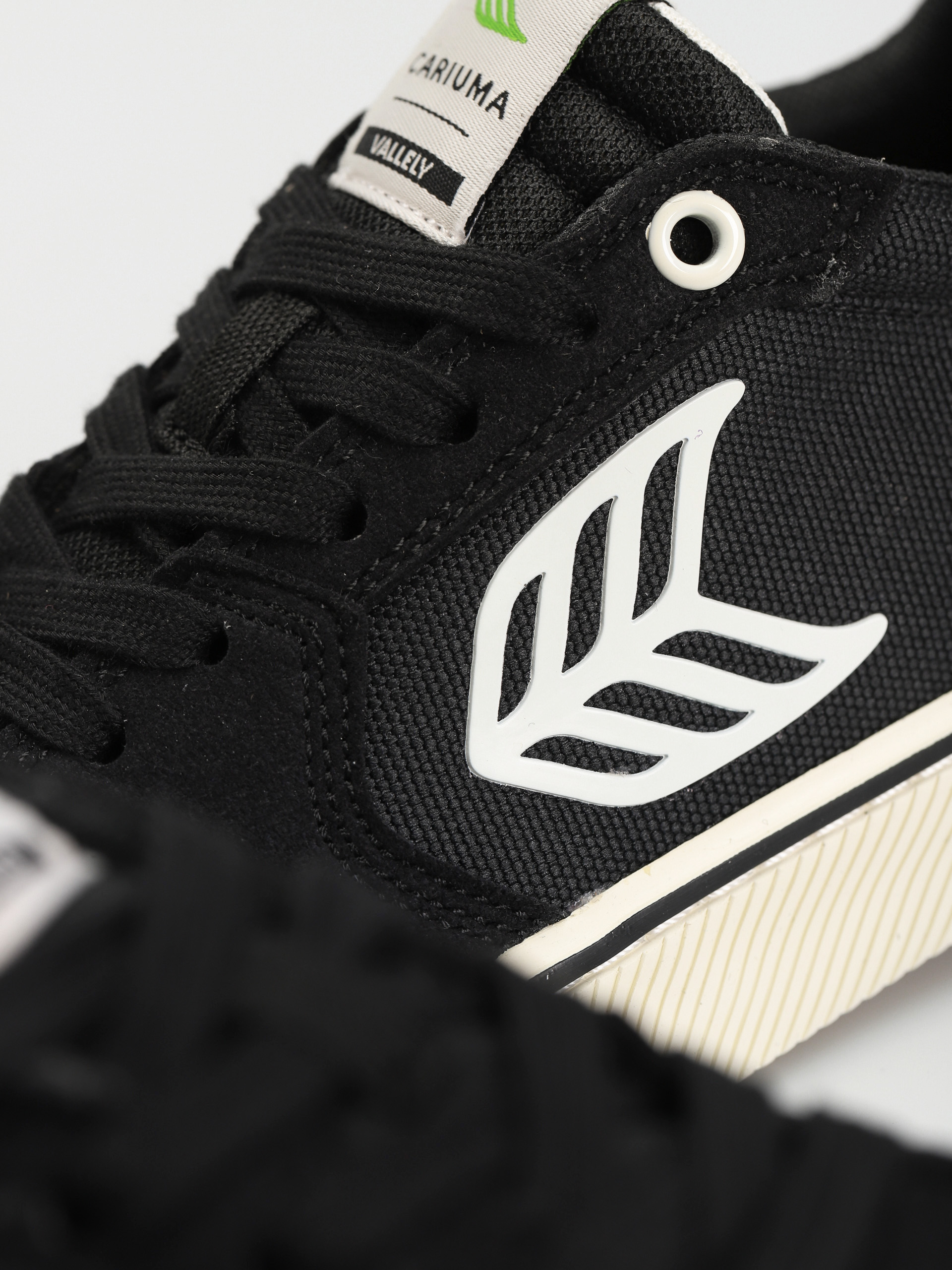 Взуття Cariuma Vallely (black/ivory)