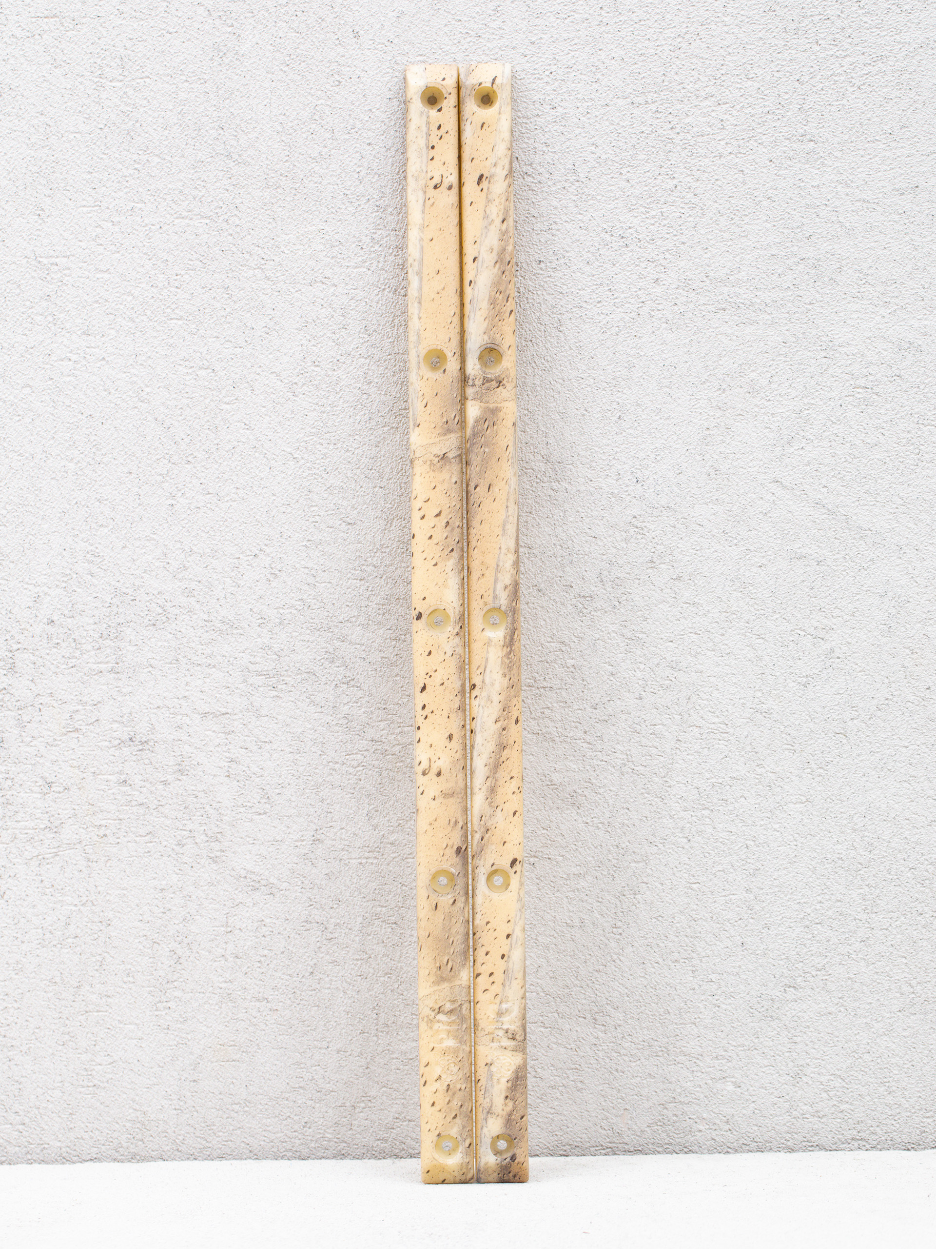 u0420u0435u0439u043au0438 Pig Rails (pool coping)