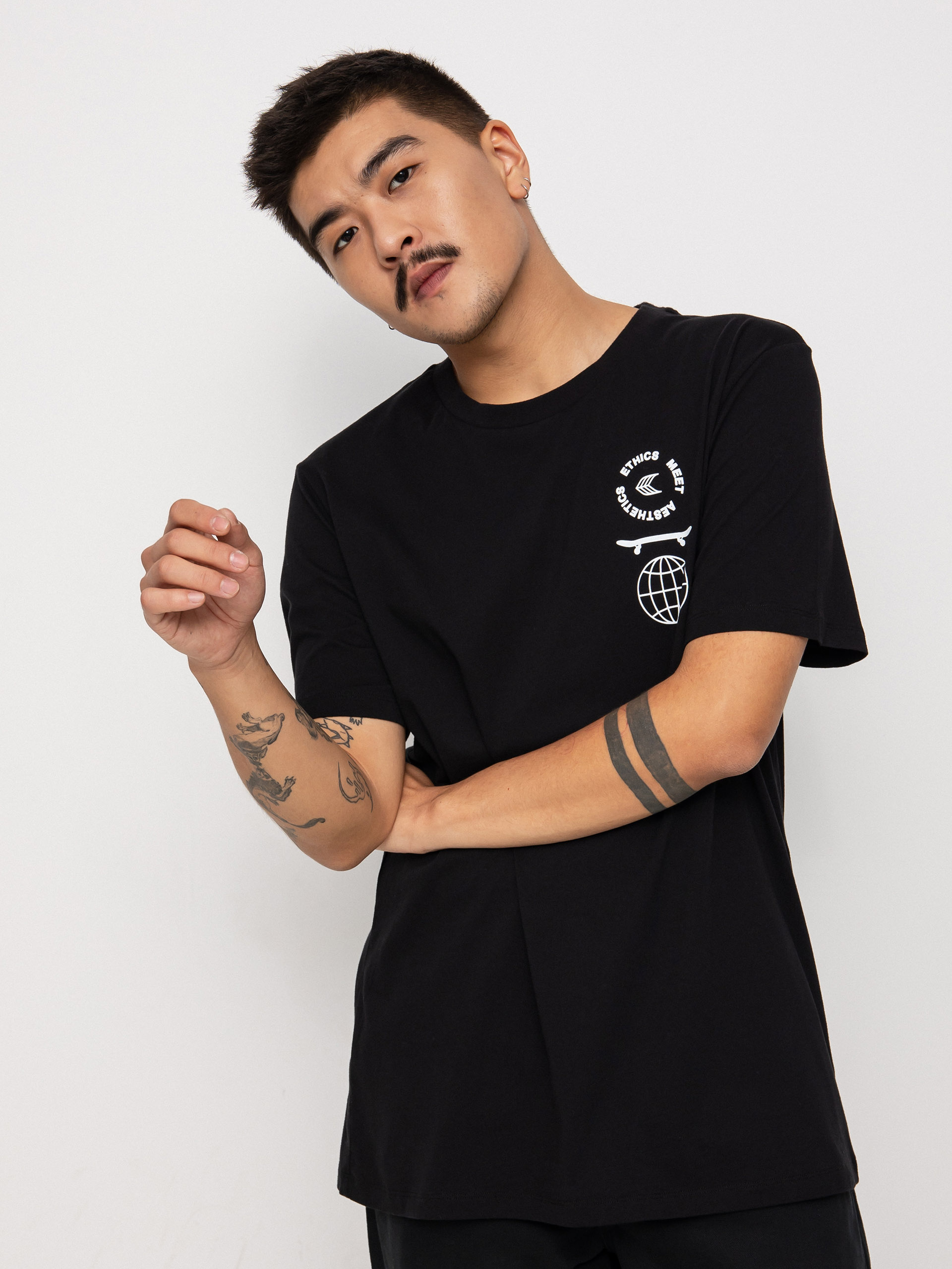 Футболка Cariuma Ethics meet Aesthetics (black)