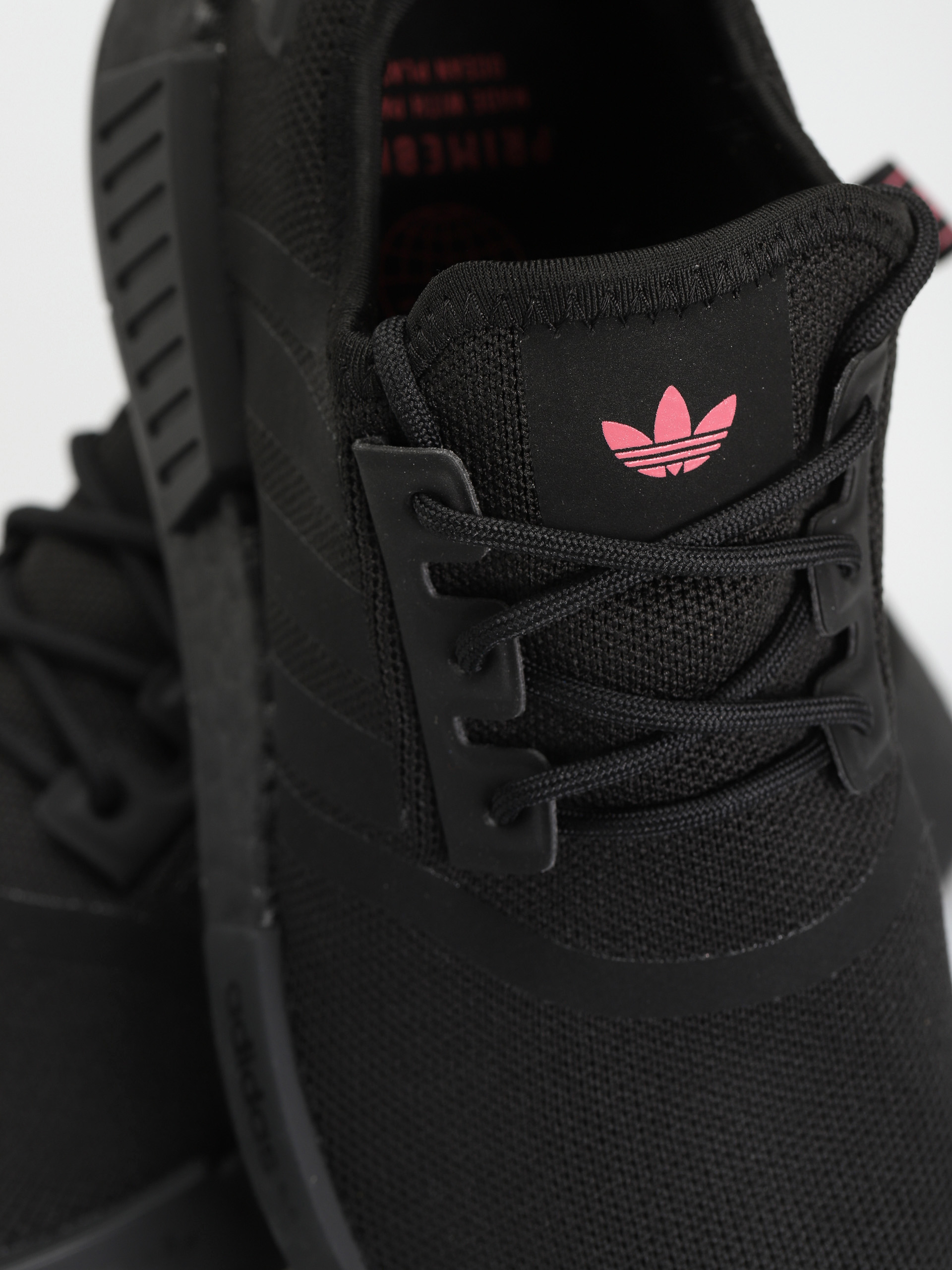 Взуття adidas Originals Nmd R1 Primeblue Wmn (cblack/cblack/sopink)