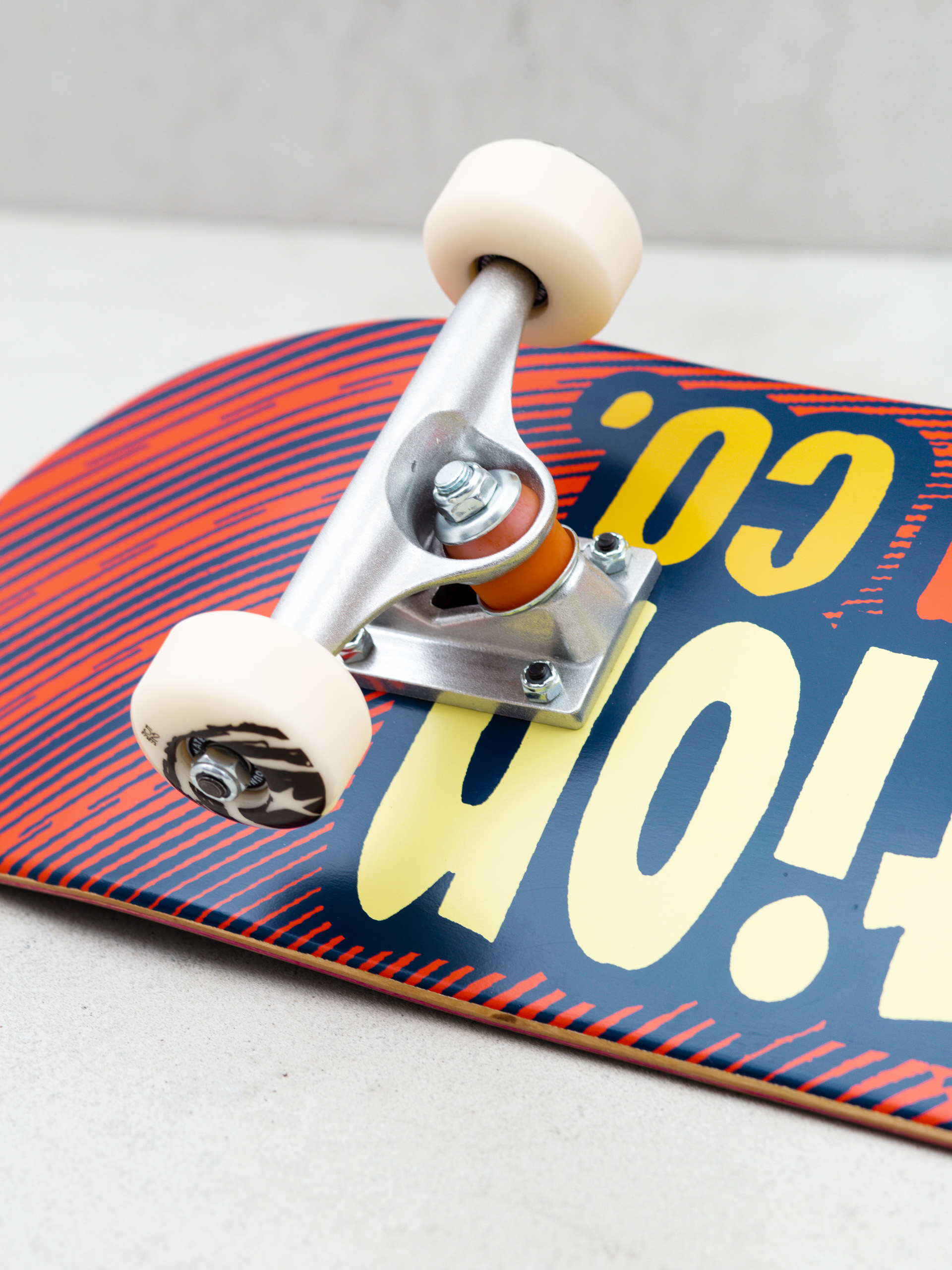 Скейтборд Foundation Star Tan (red/navy)