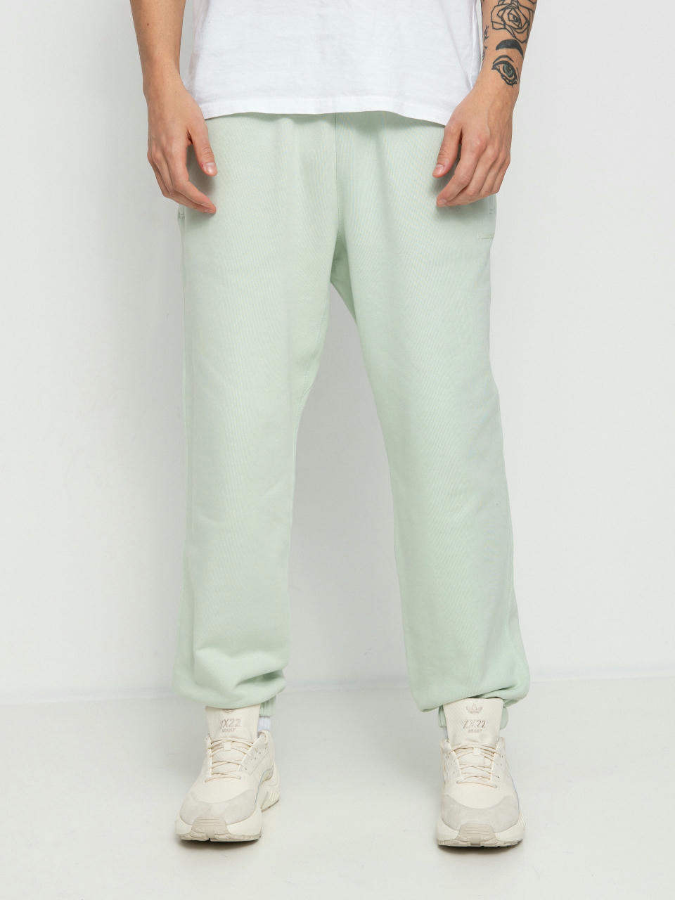 Штани adidas Originals Pharrell Williams Basics (lingrn)