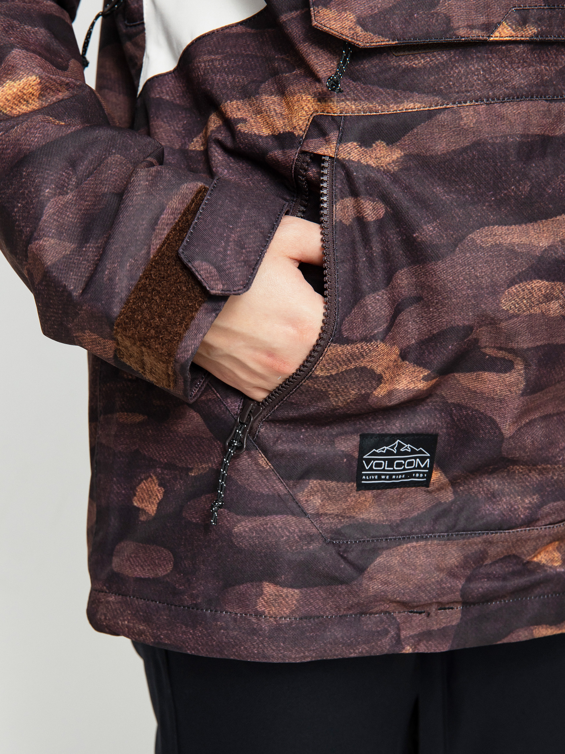 Жіноча Сноубордична куртка Volcom Mirror Pullover (dusk camo)