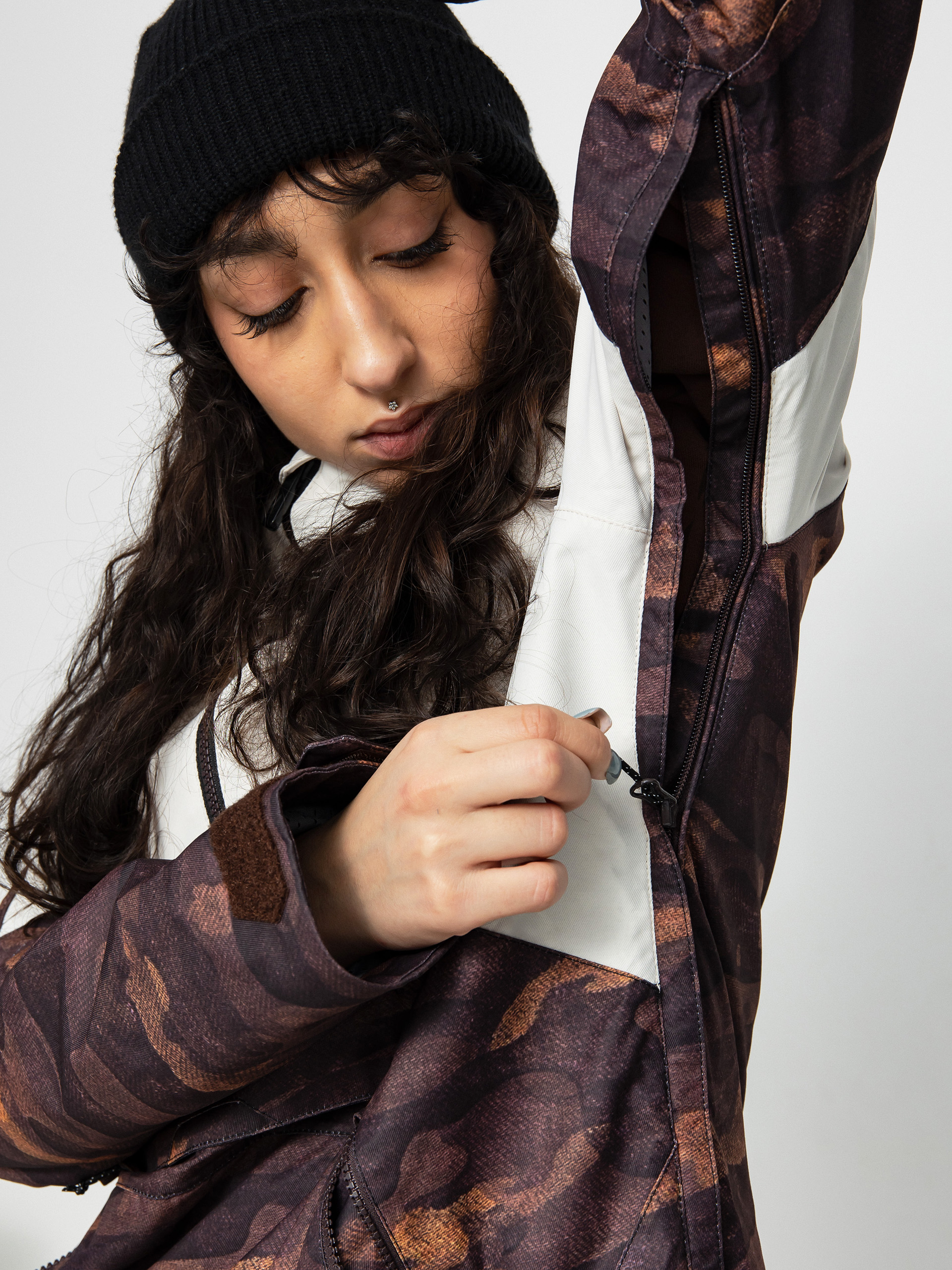 Жіноча Сноубордична куртка Volcom Mirror Pullover (dusk camo)