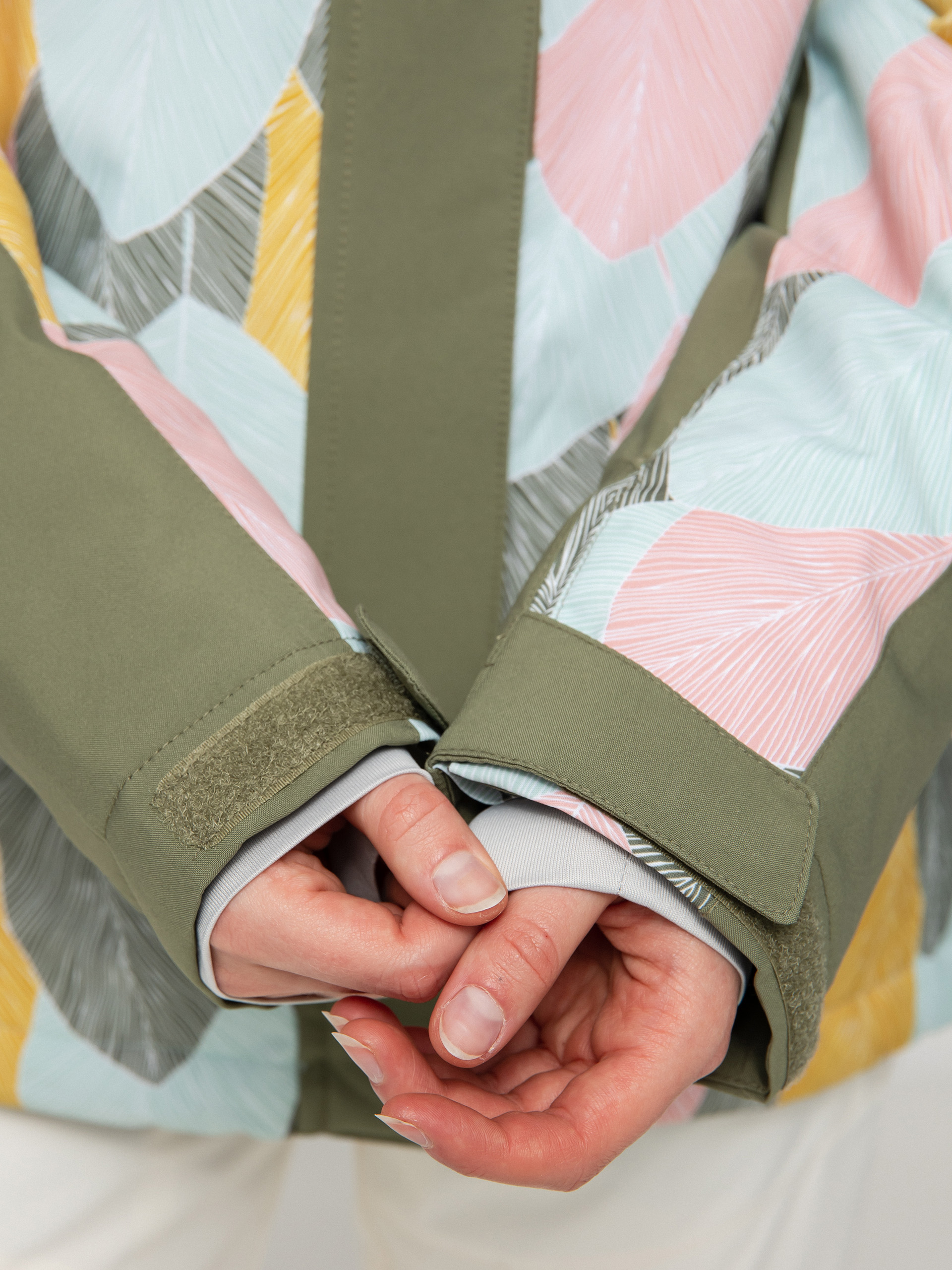 Жіноча Сноубордична куртка Roxy Galaxy Print Block (deep lichen green la palmeraie)