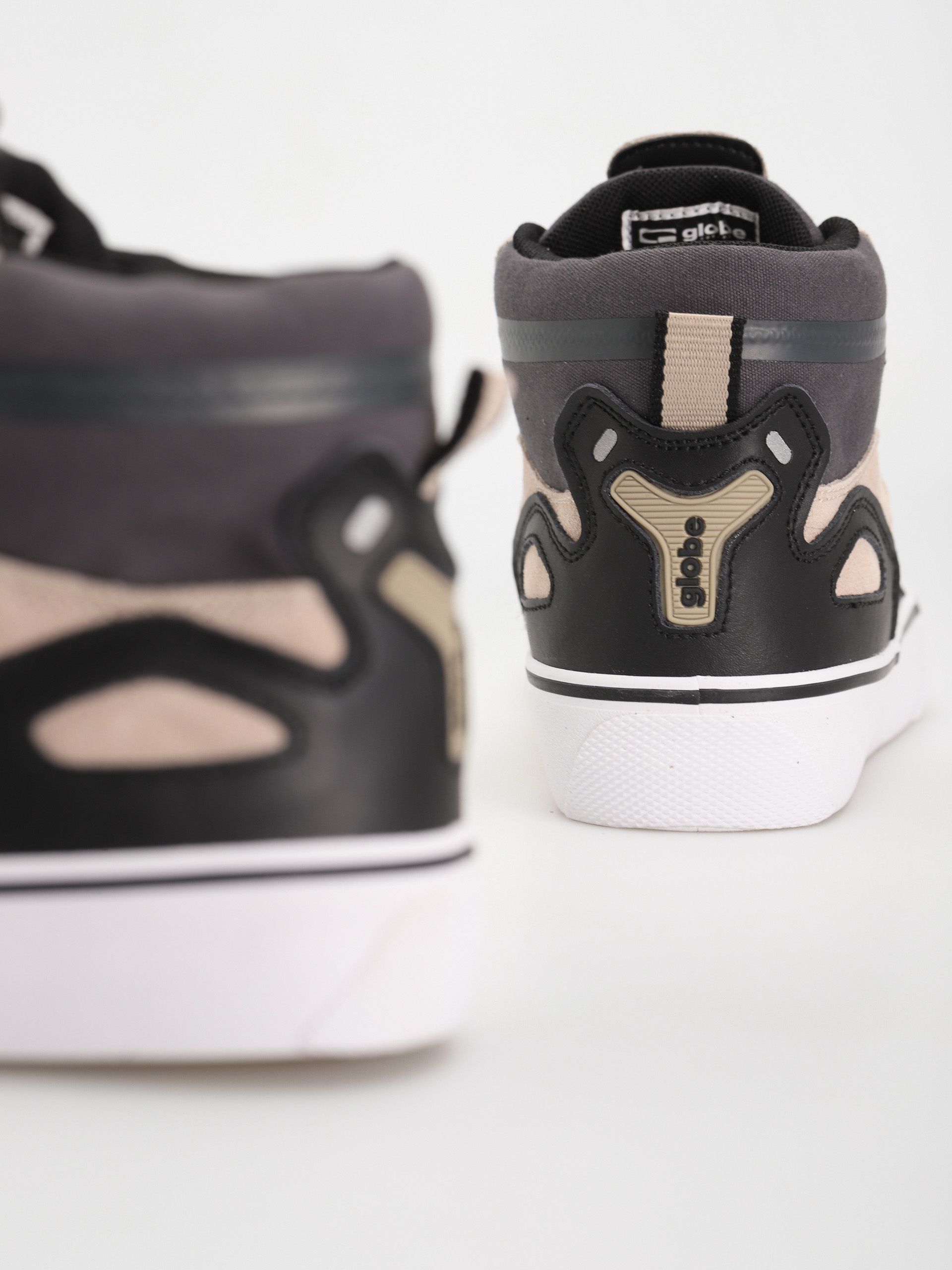 Взуття Globe Dimension (khaki/black)