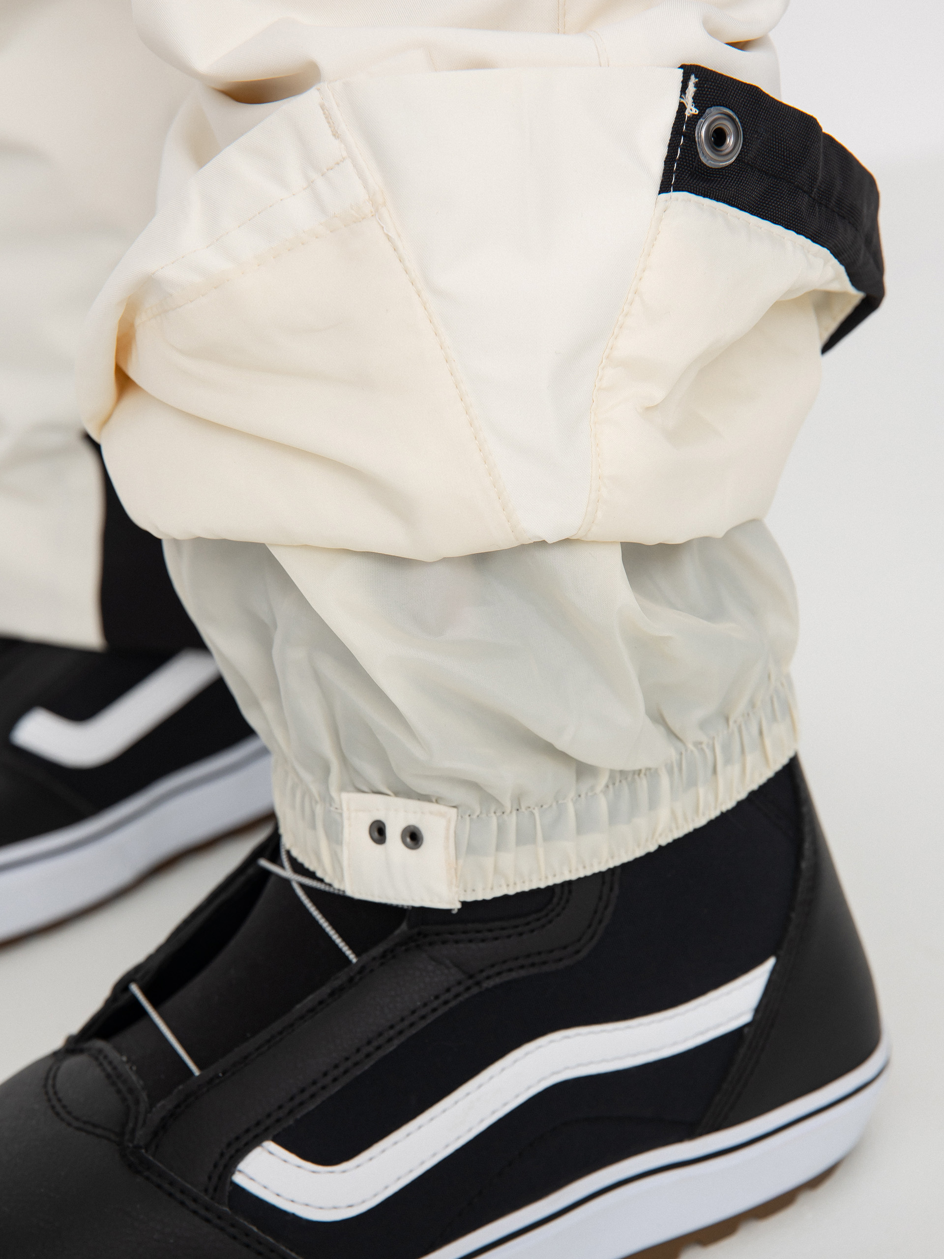 Жіночі Сноубордичні штани Billabong Adiv Malla (fresh powder)