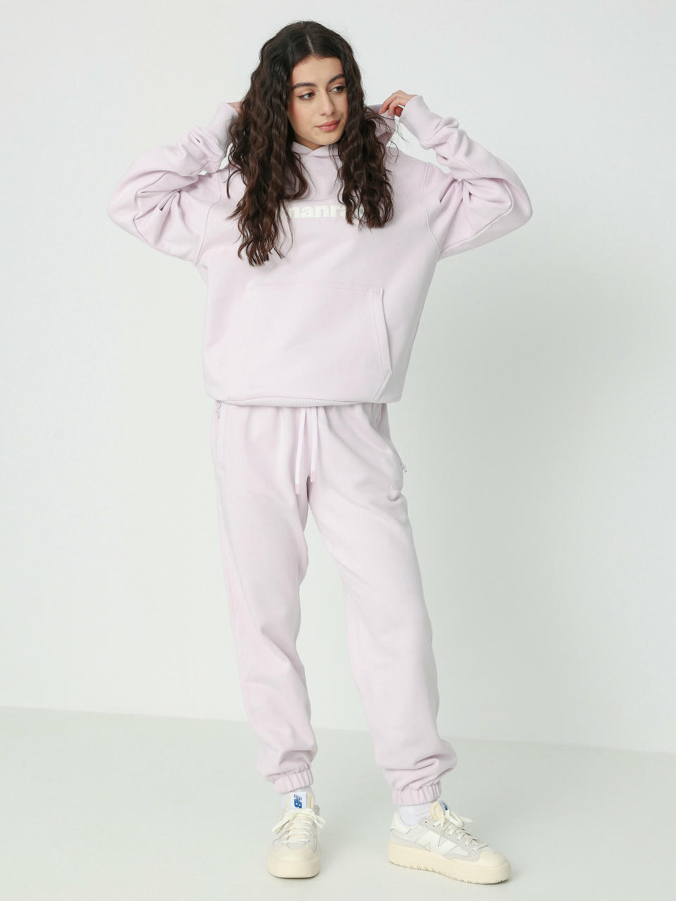 Штани adidas Originals Pharrell Williams Basics Wmn (almpnk)