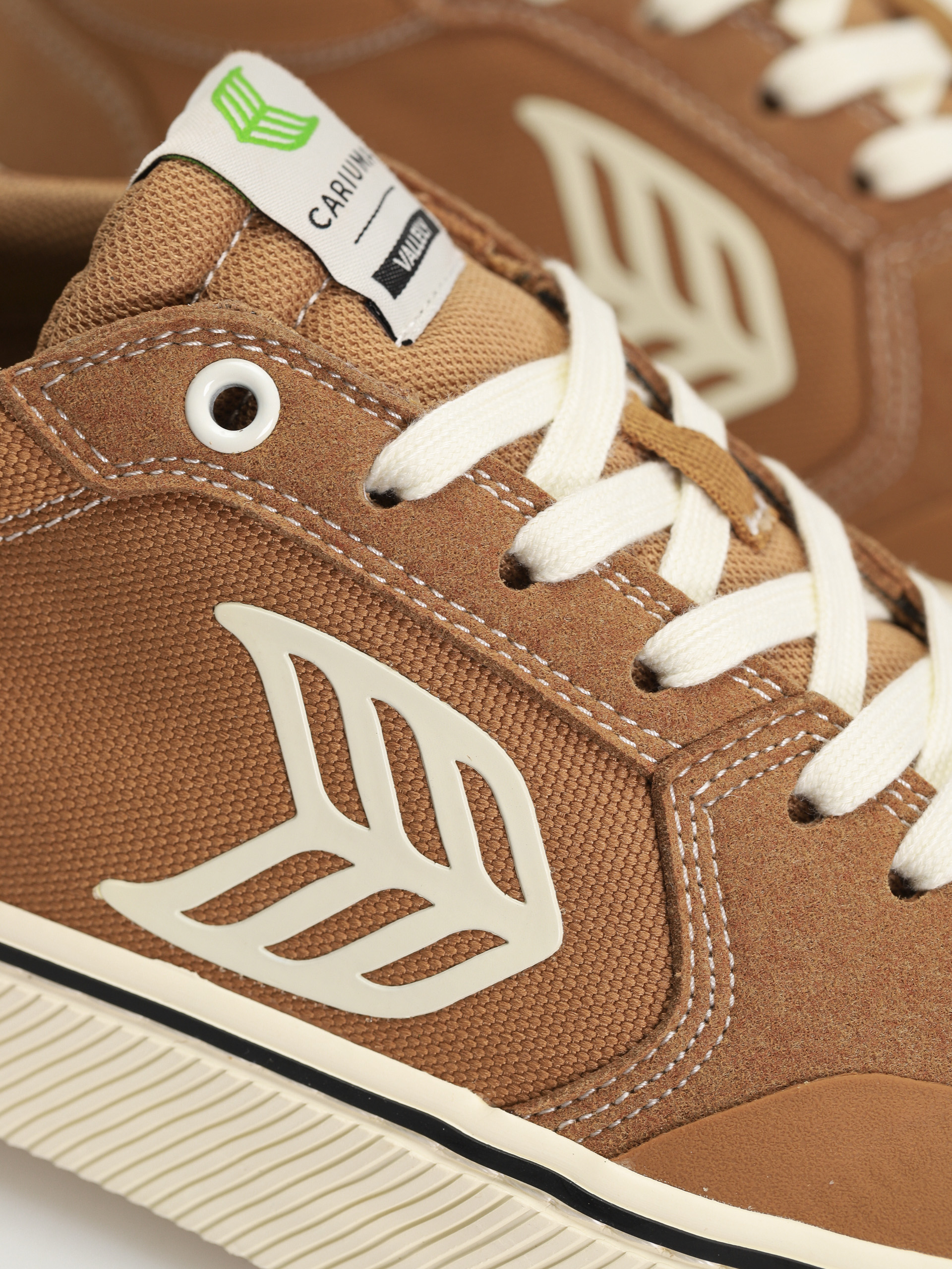 Взуття Cariuma Vallely (camel/ivory)