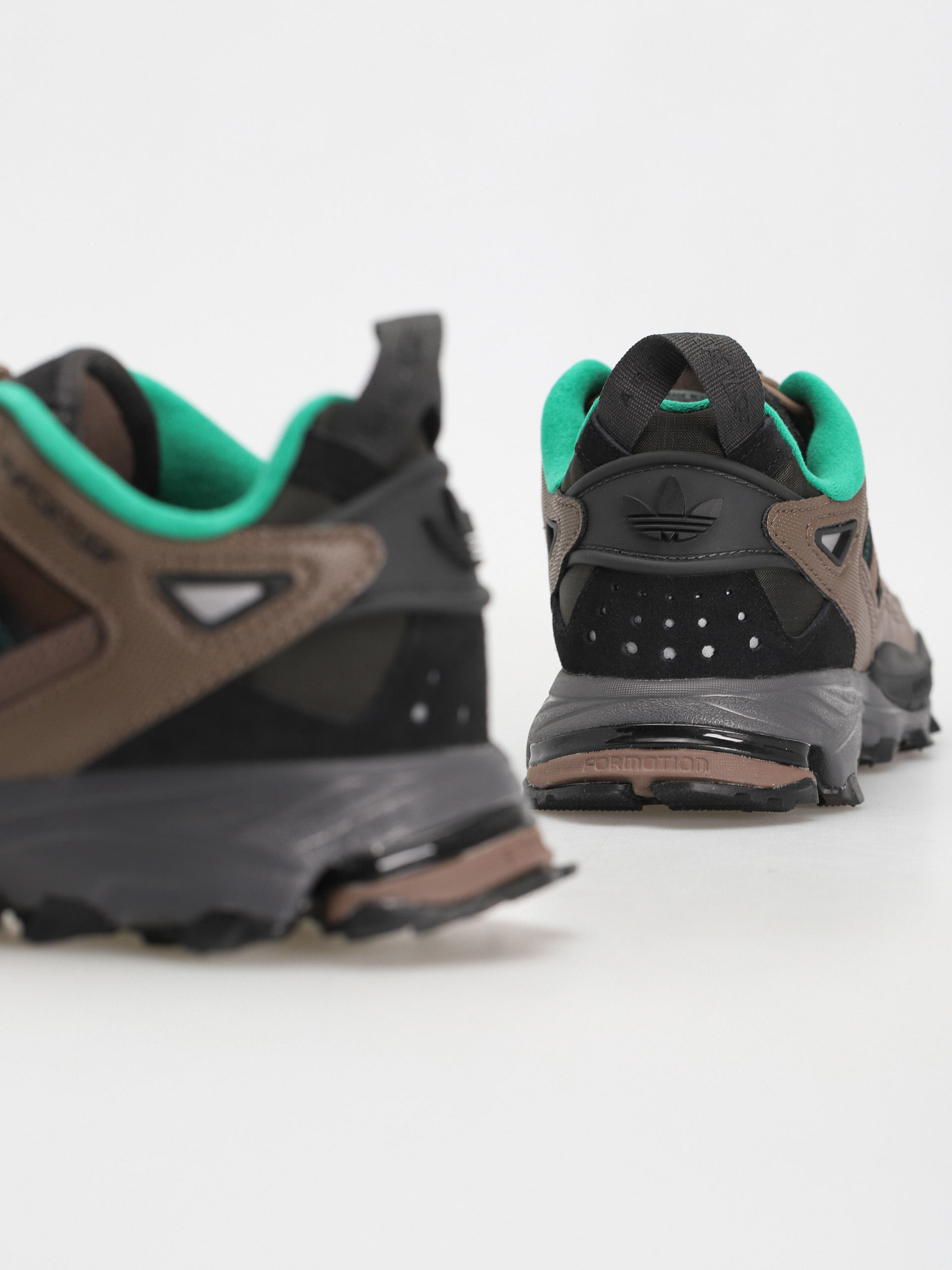 Взуття adidas Originals Hyperturf (earstr/cblack/cgreen)