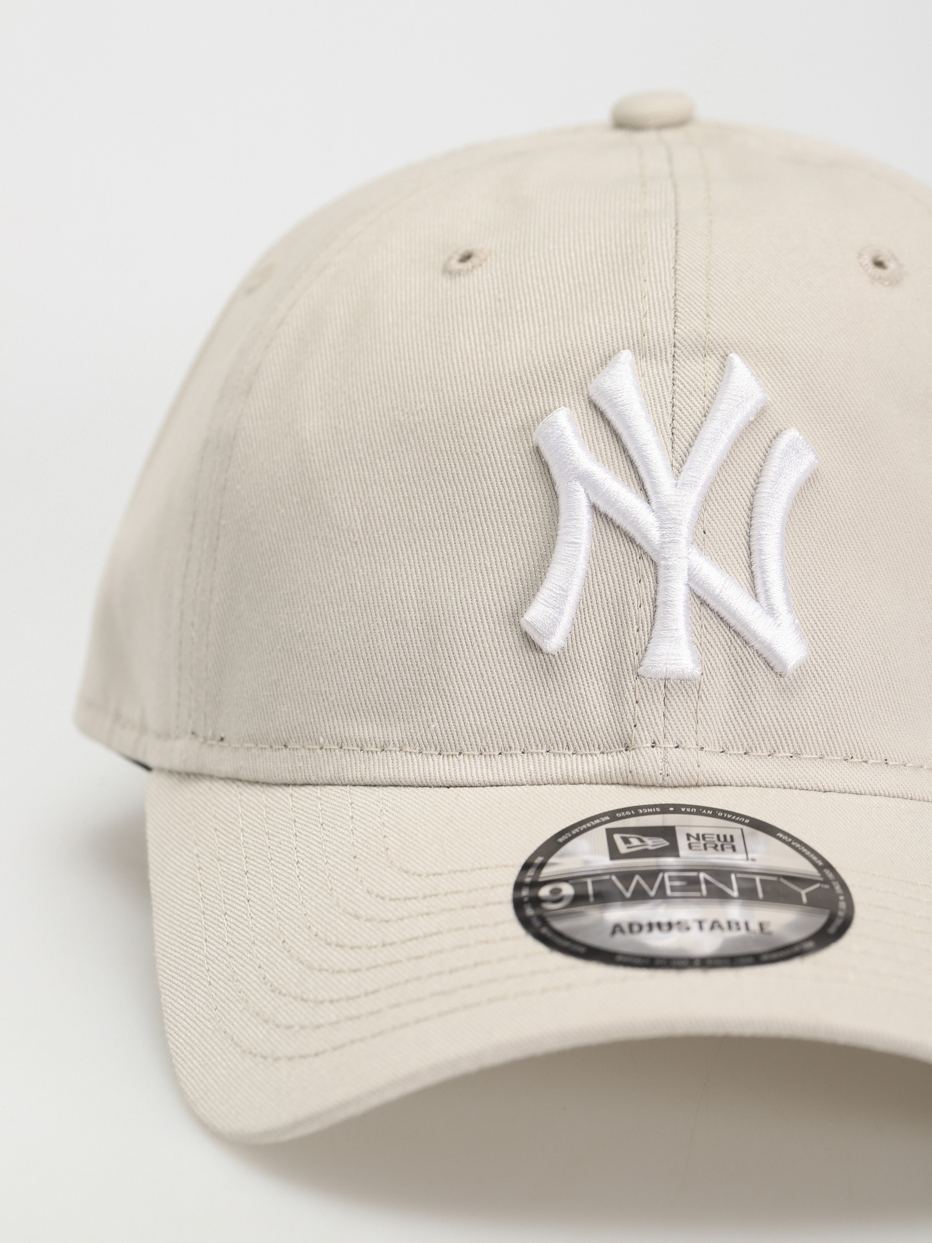 Кепка New Era League Essential 9Twenty New York Yankees (stone/white)